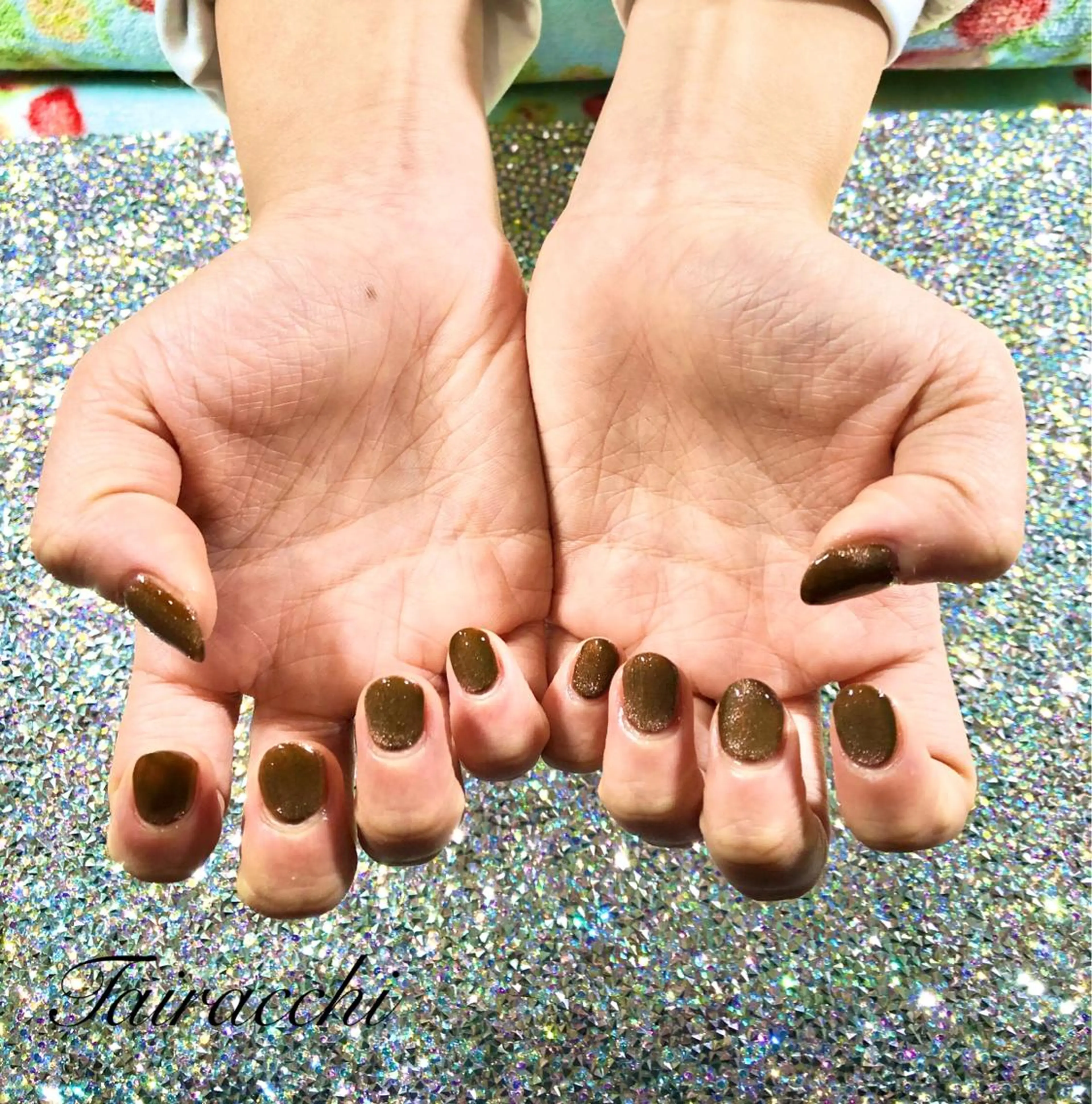 ネイル ブラウン ジェルネイル マグネットネイル 赤色 黄色 ハンドネイル Tairacchi ﾀｲﾗｯﾁのエステ・リラクイメージ