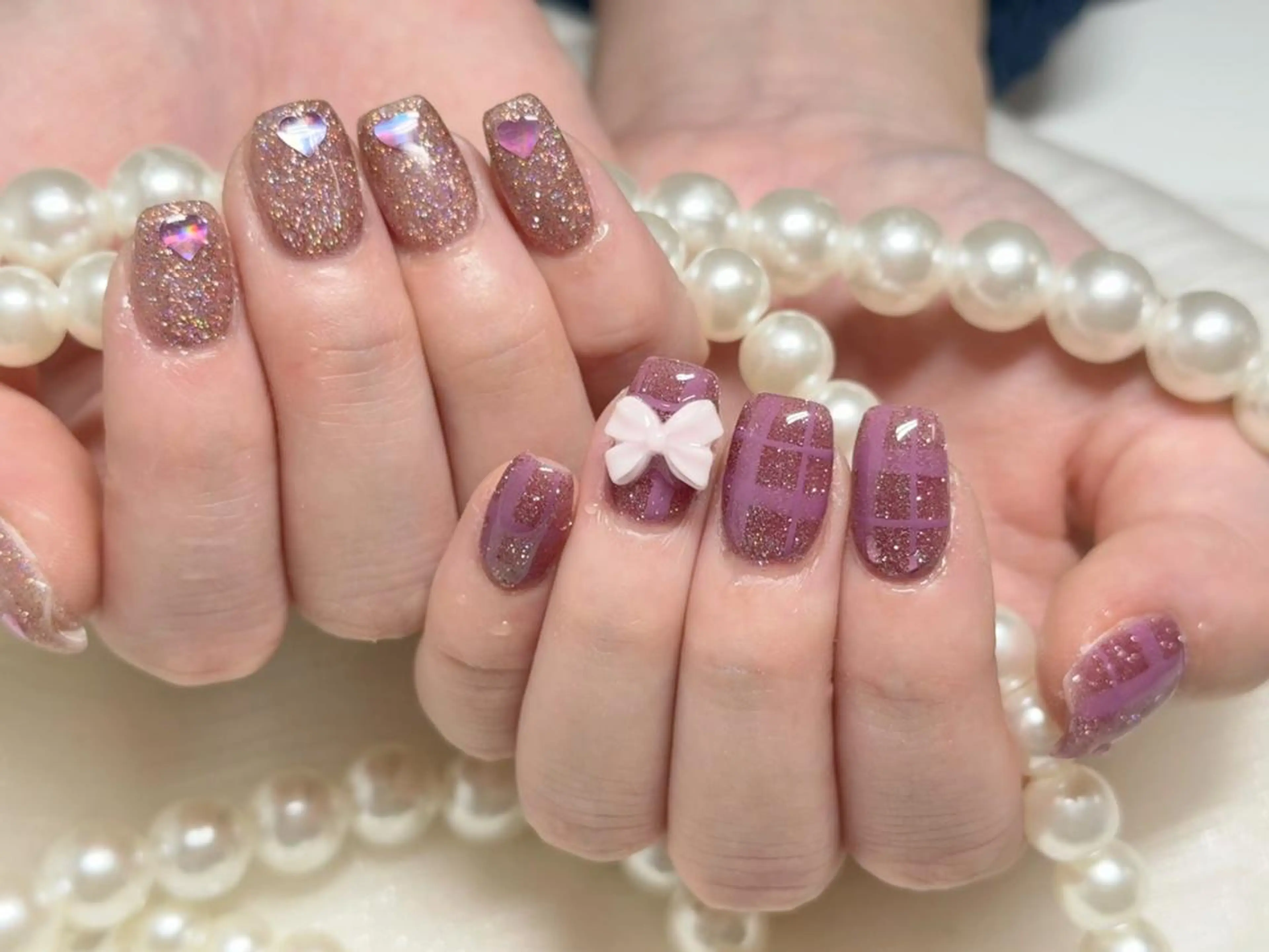 ネイル オーロラネイル 長さ出し フレンチネイル ガーリー キラキラネイル ハンドネイル ハンドケア NANAKO 🌼のネイルデザイン
