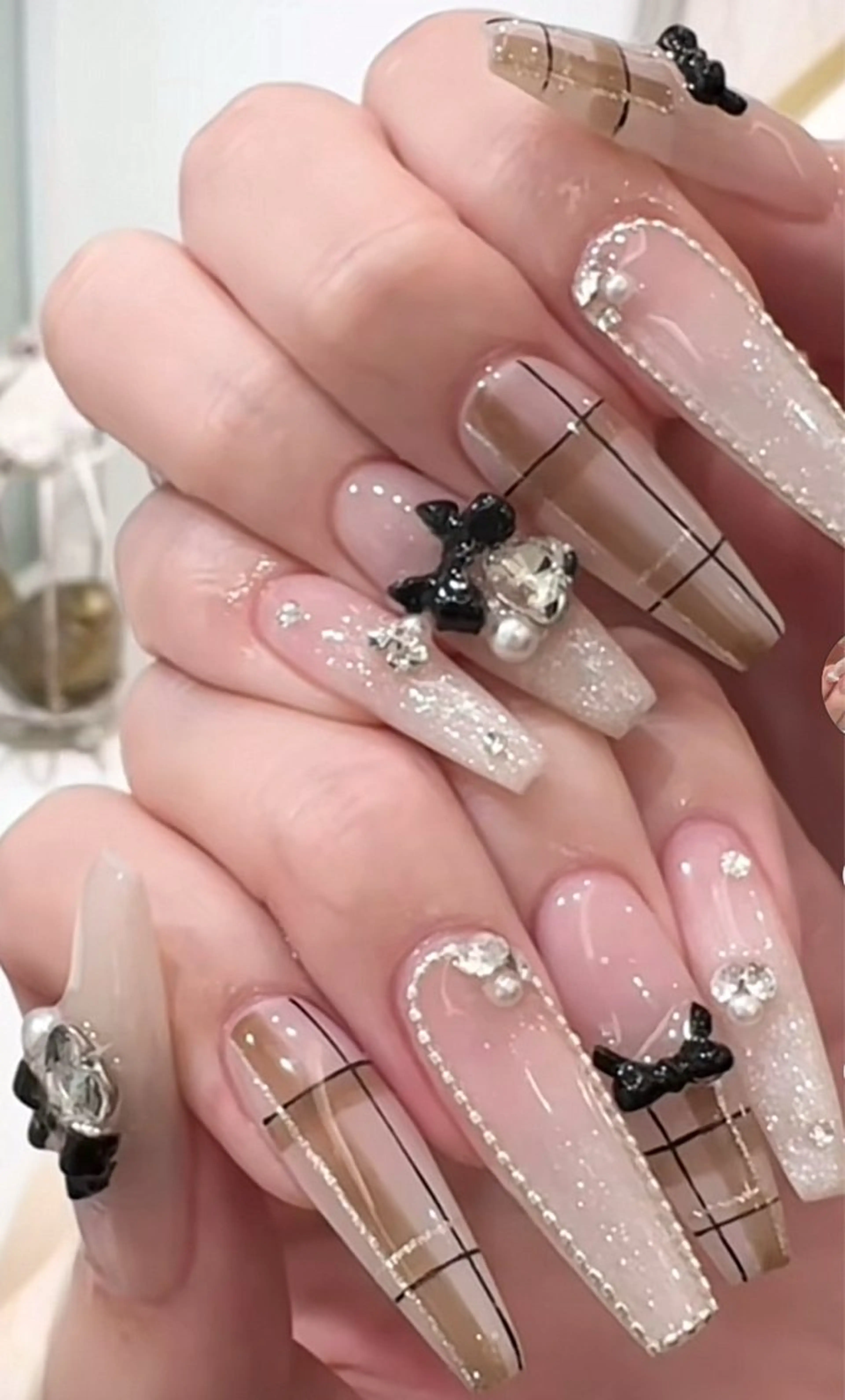 ネイル アートネイル 長さ出し ジェルネイル マグネットネイル ニュアンスネイル Kanao_ CloudyChanのネイルデザイン