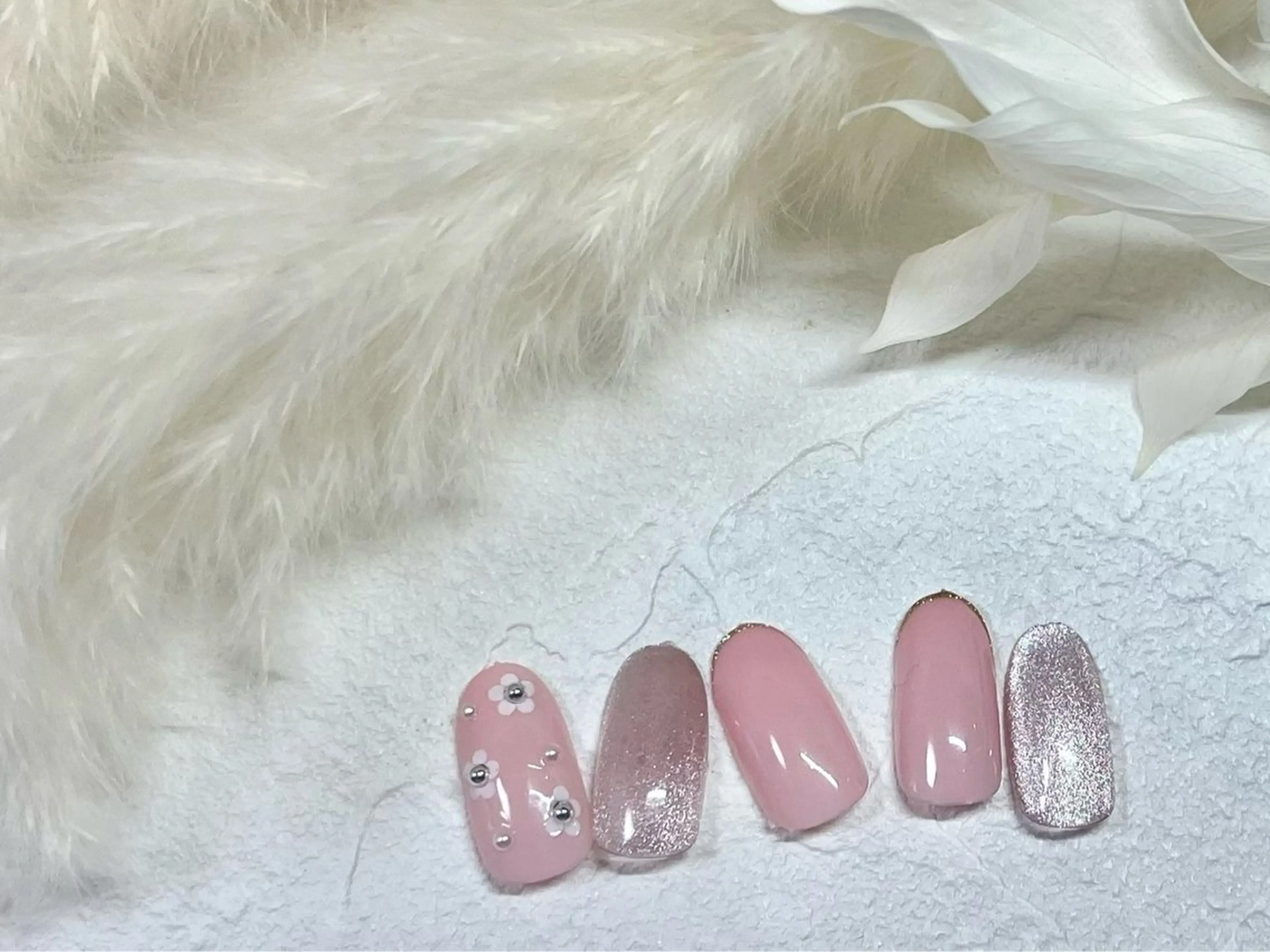 ネイル オーロラネイル フットネイル フレンチネイル ジェルネイル キラキラネイル kiki nail たまプラーザのネイルデザイン