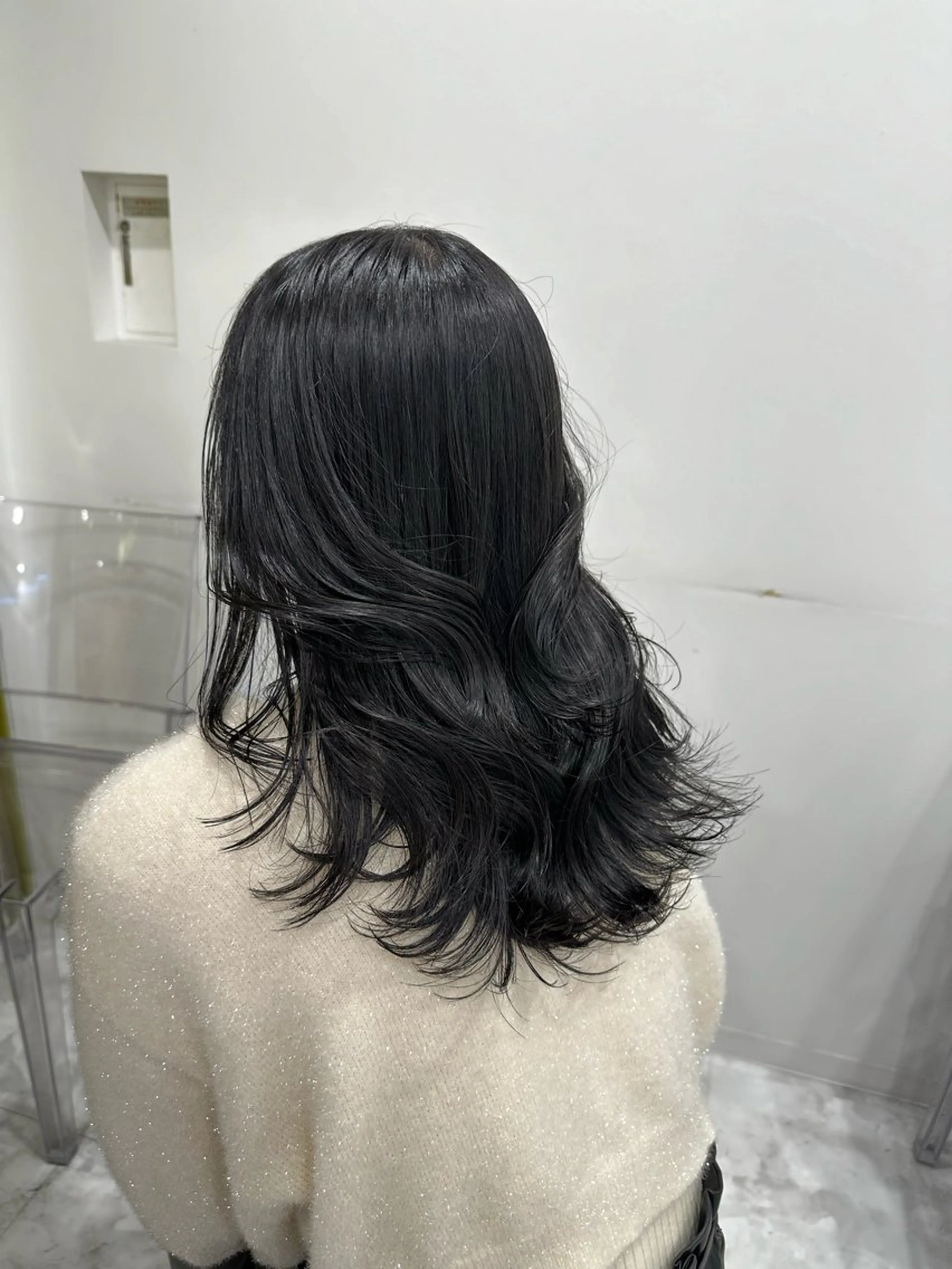 ロング カラー ヘアアレンジ カット ヘアカラー トリートメント ヘッドスパ ヘアセット 🌈艶カラー/ 韓国風レイヤーカットのヘアスタイル