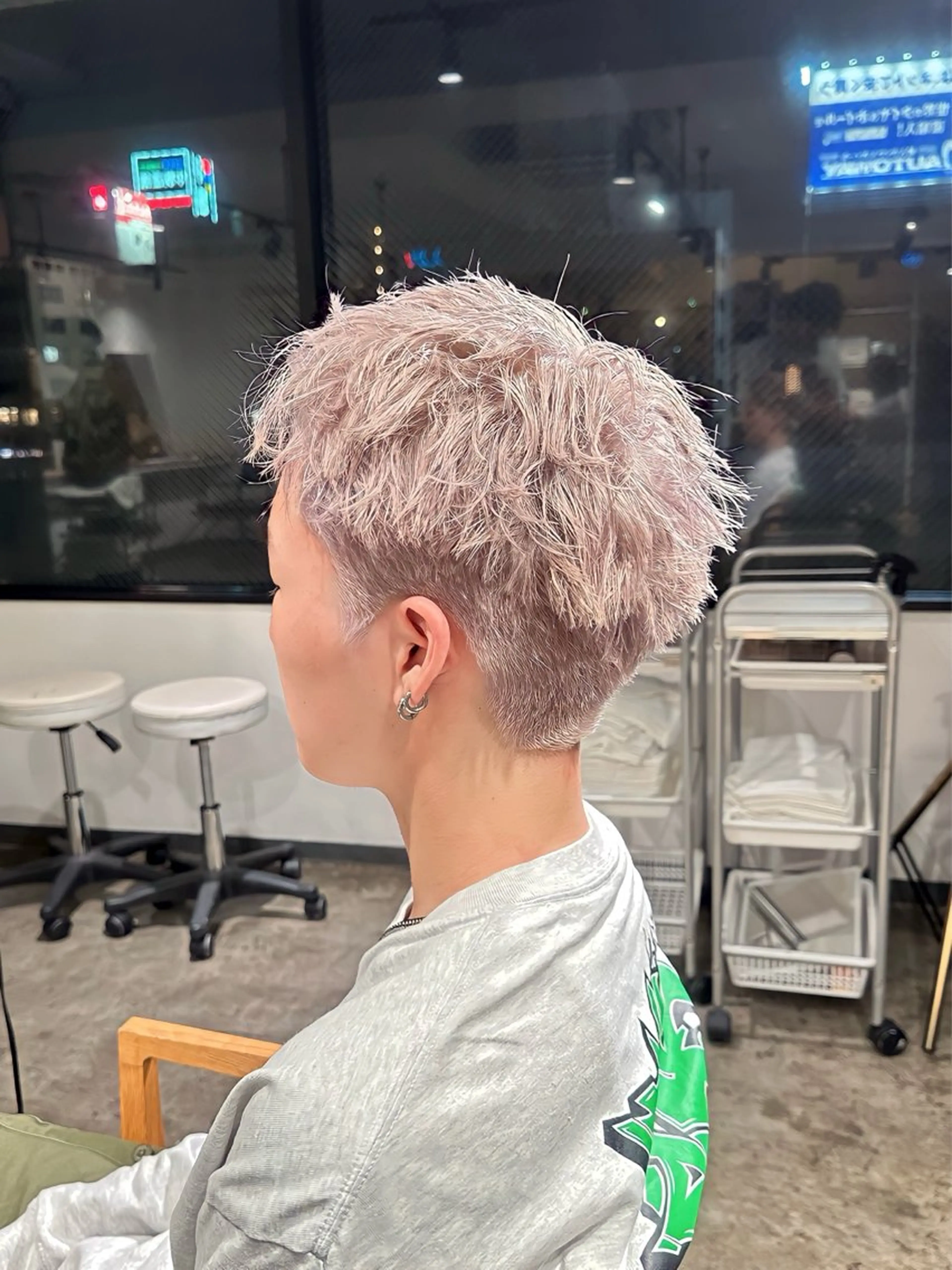 メンズ メンズハイトーン メンズパーマ スパイキーショート カット ヘアカラー トリートメント 骨格補正施術/メンズ 専門美容師/YUYAのヘアスタイル