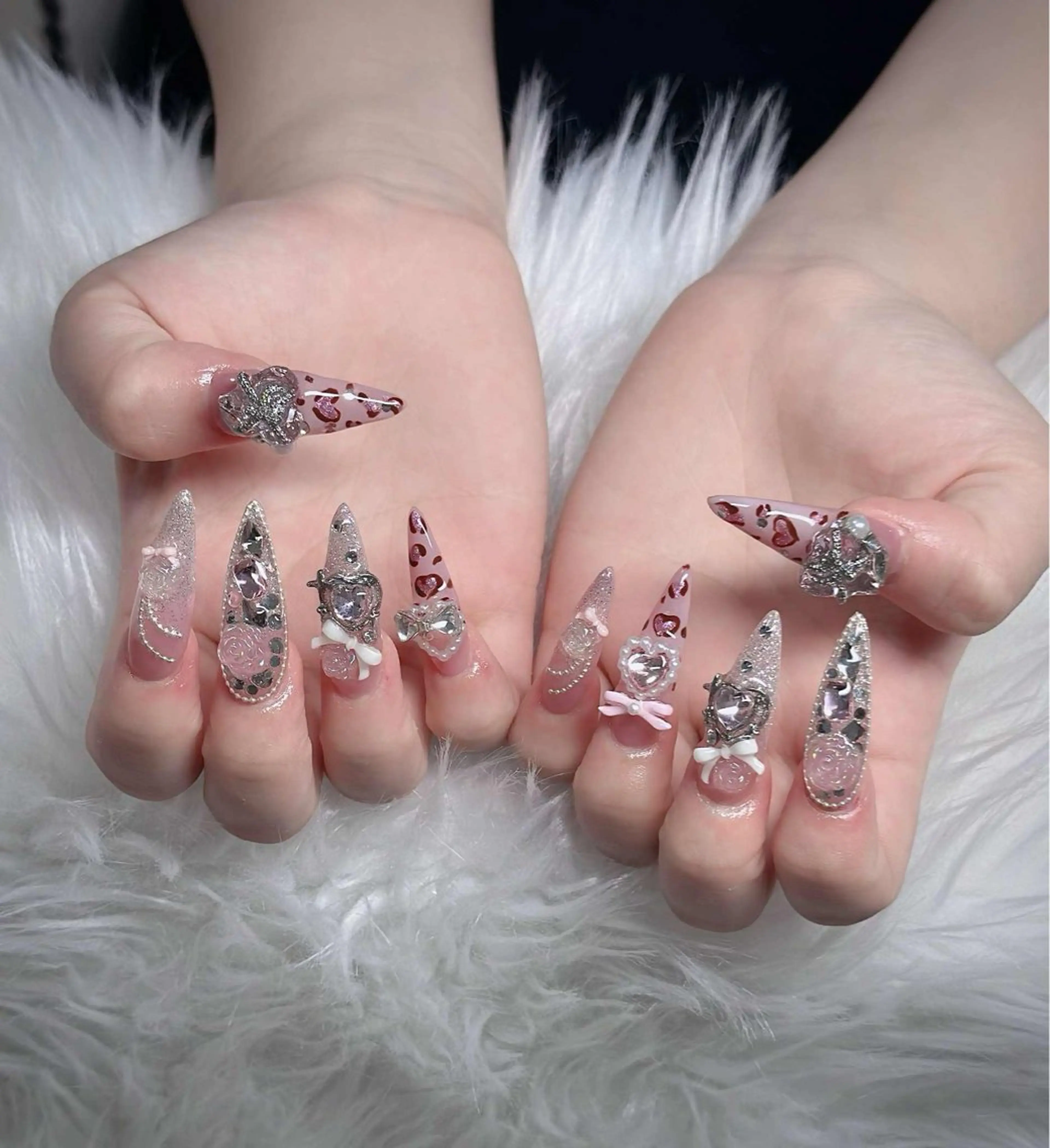 ネイル フレンチネイル ジェルネイル ガラスフレンチ ハロウィン ハート ハンドネイル H.baby Nail Salonのネイルデザイン