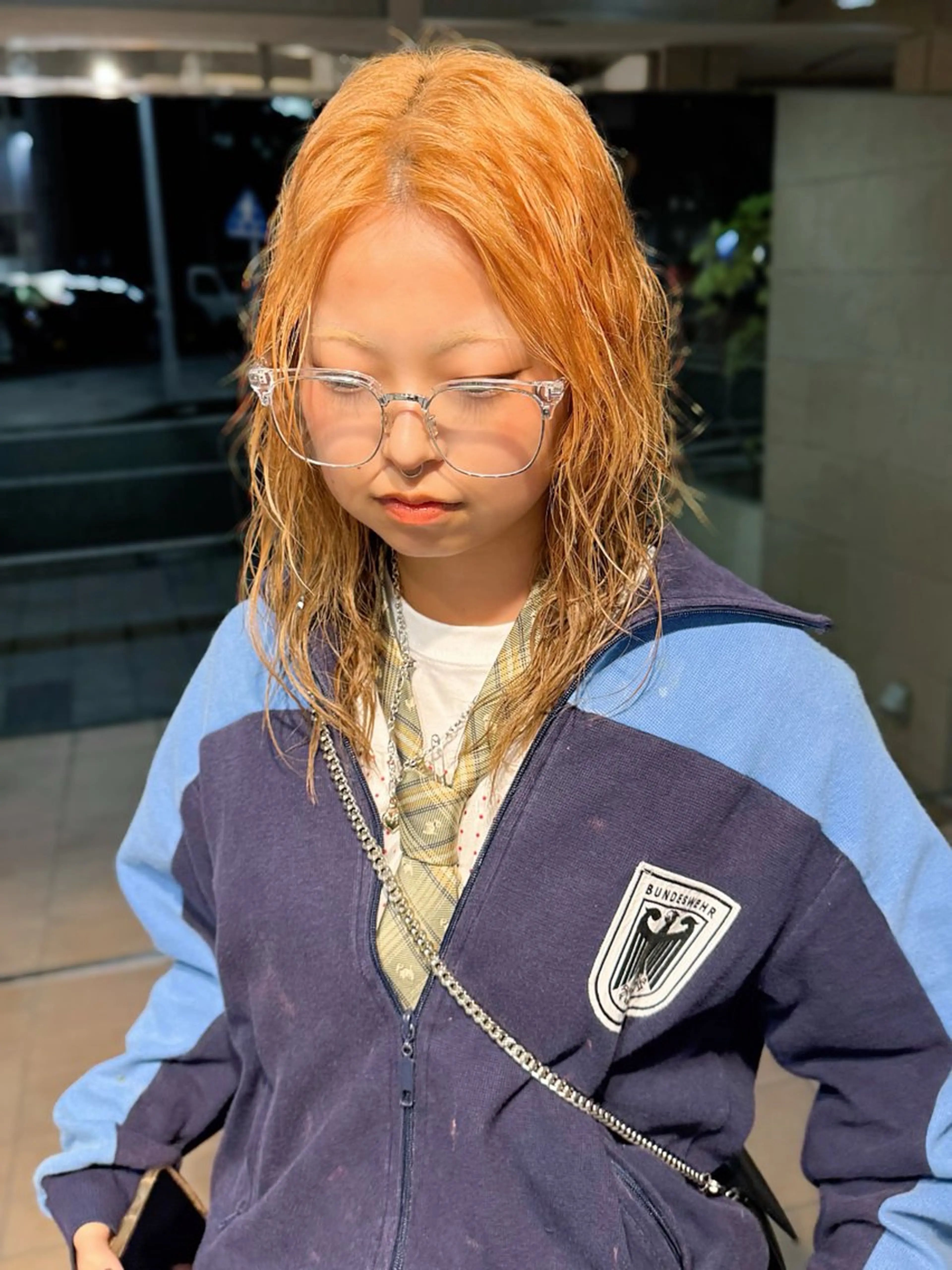 セミロング 垢抜け/レイヤー/ ハイトーン/アスナのヘアスタイル