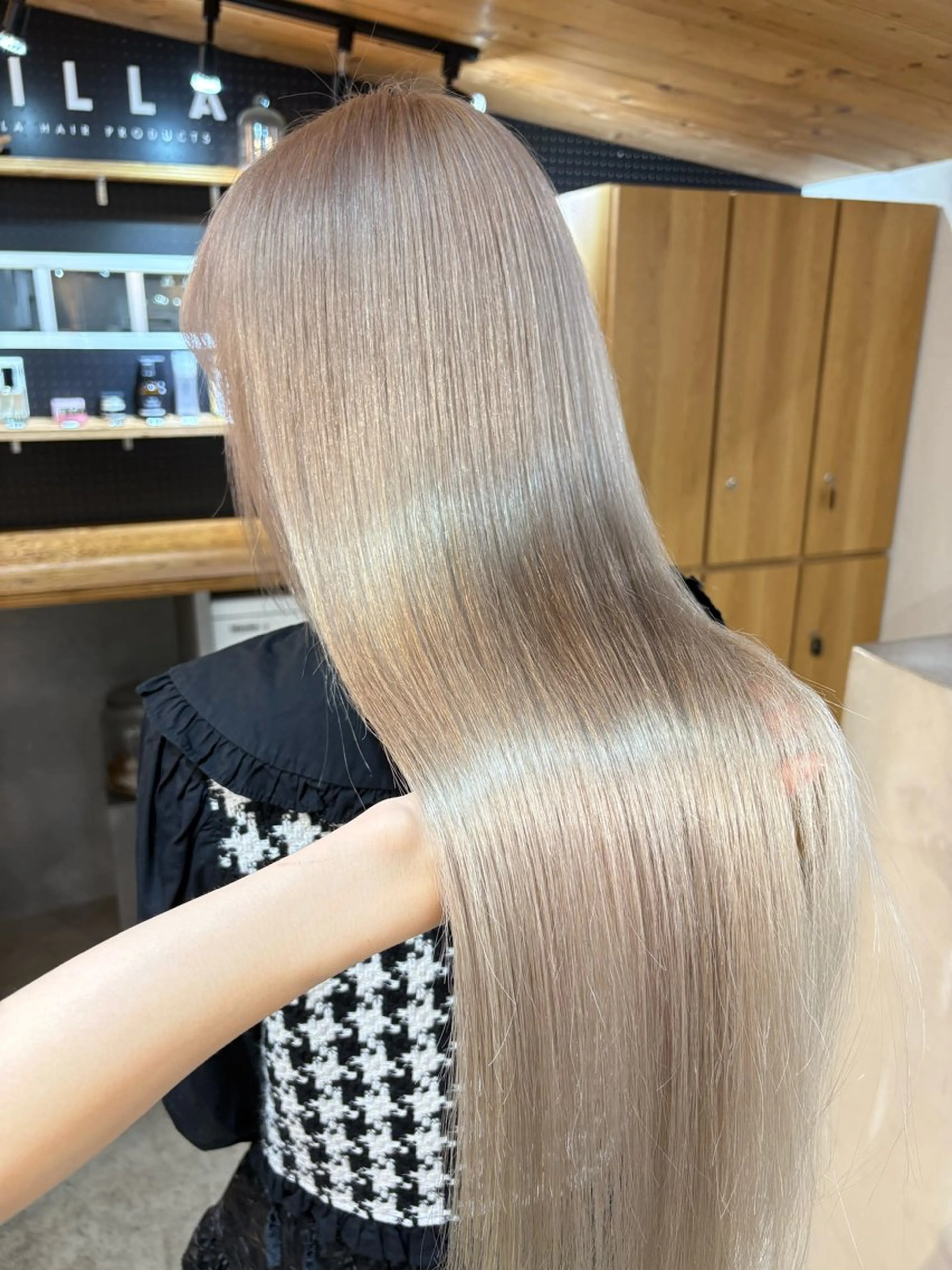 ロング カラー ヘアアレンジ ブロンド ホワイトブロンド カット ヘアカラー トリートメント 🧸艶々韓国ヘア 🧁mizunaのヘアスタイル