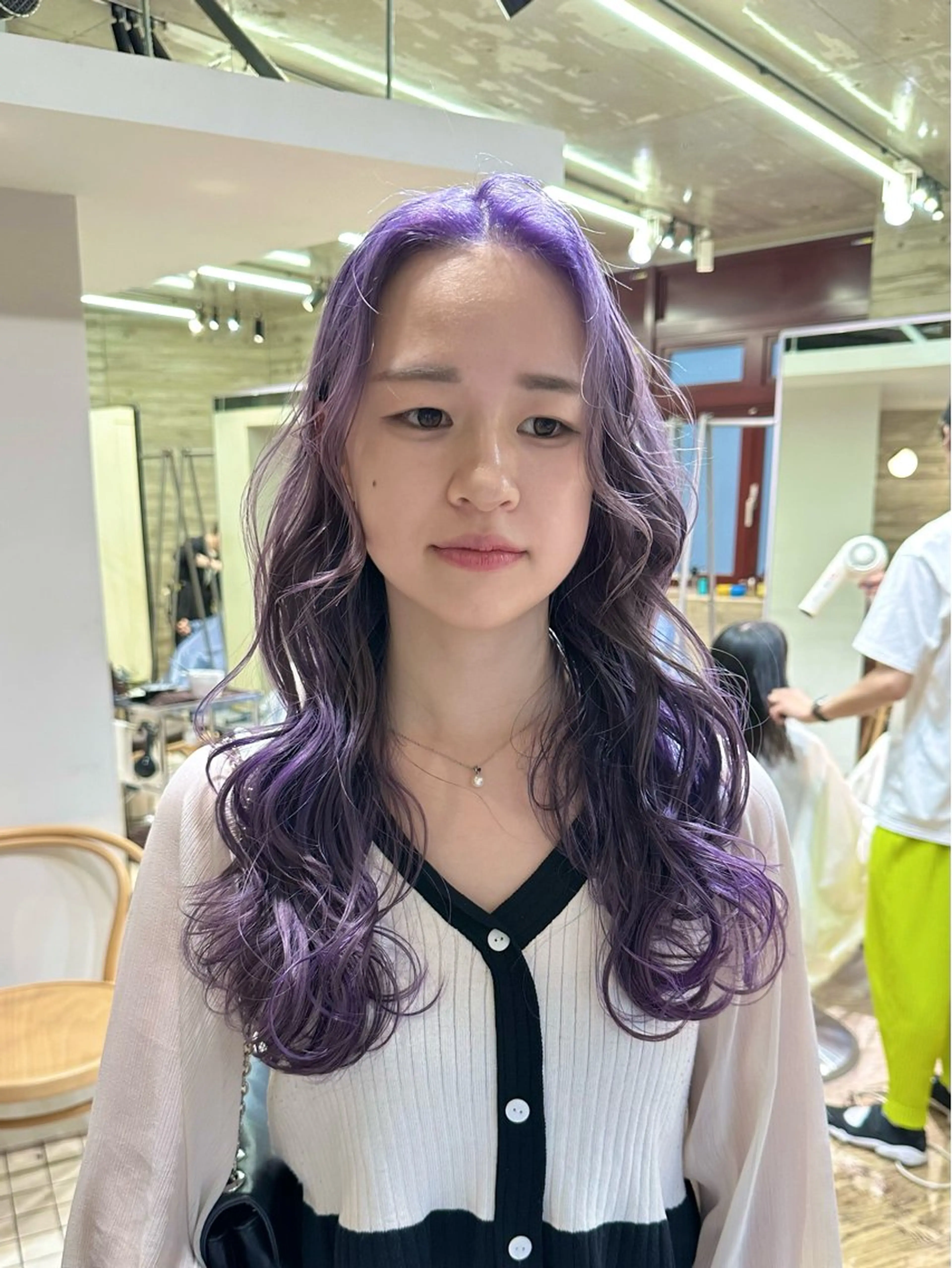 セミロング カラー ヘアカラー トリートメント kai .のヘアスタイル