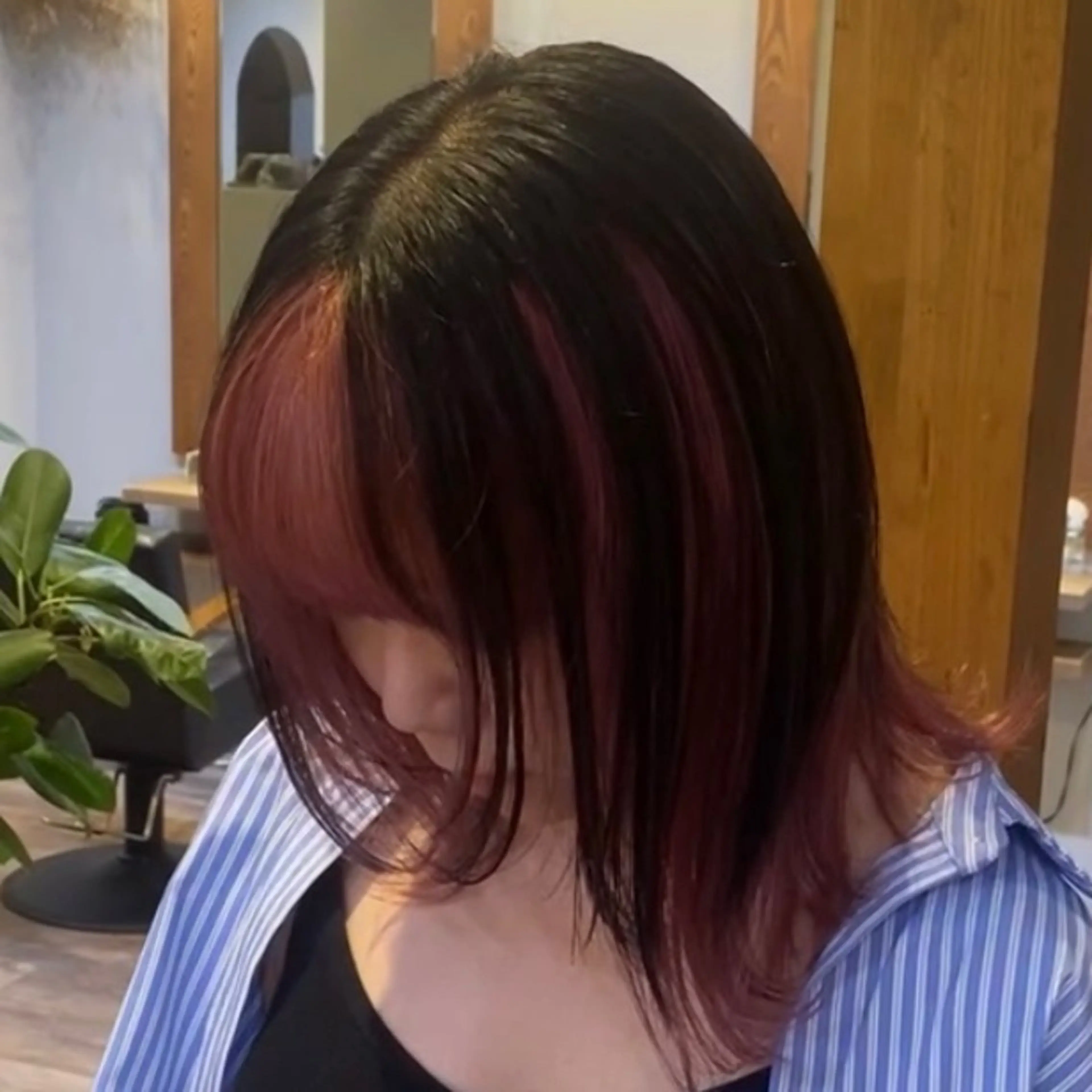 セミロング カラー ブリーチ ピンクカラー 複雑履歴修正 TAKEのヘアスタイル