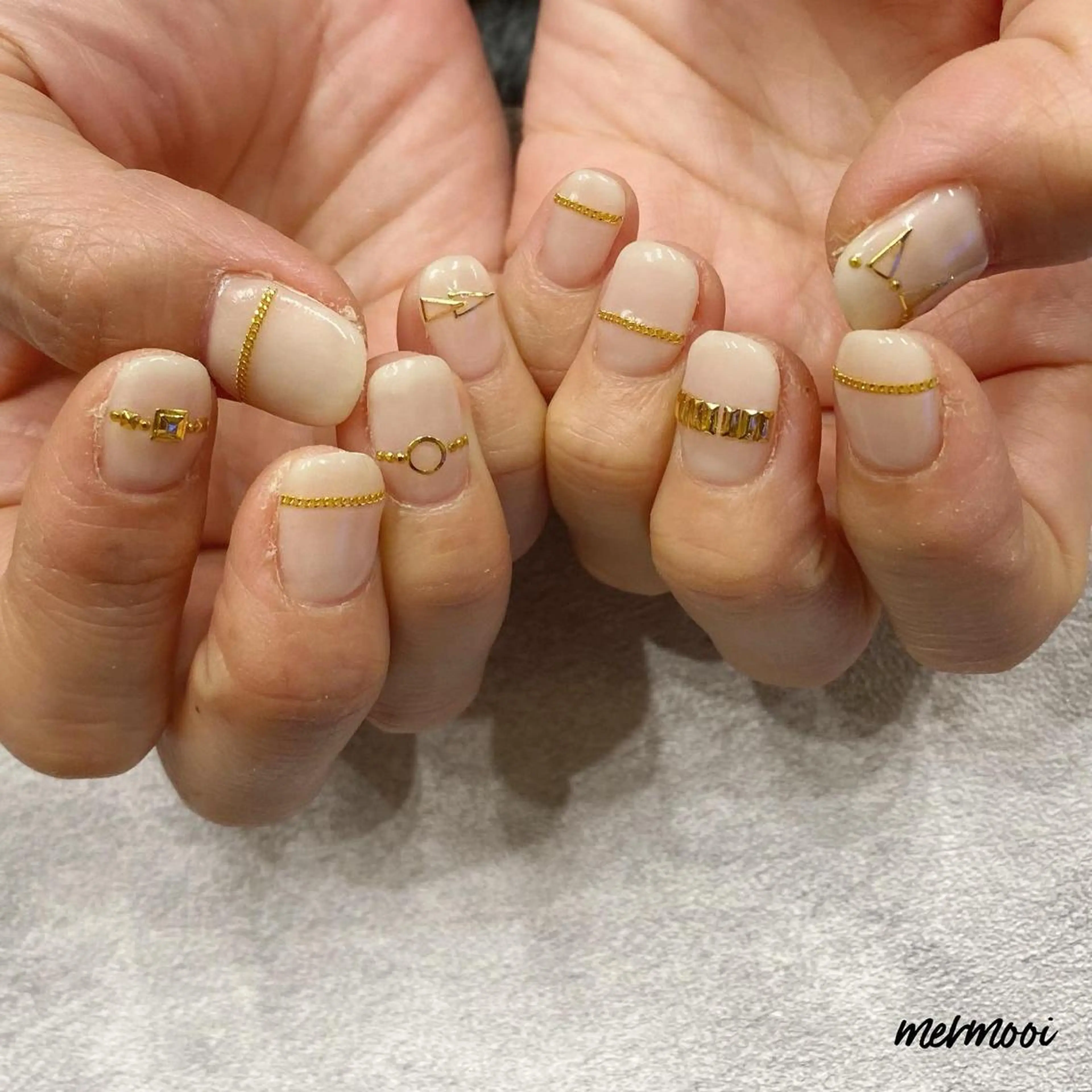 ネイル クリアネイル ゴールド 氷ネイル・うるうるネイル マットネイル ニュアンスネイル ハンドネイル mermooi nailのネイルデザイン