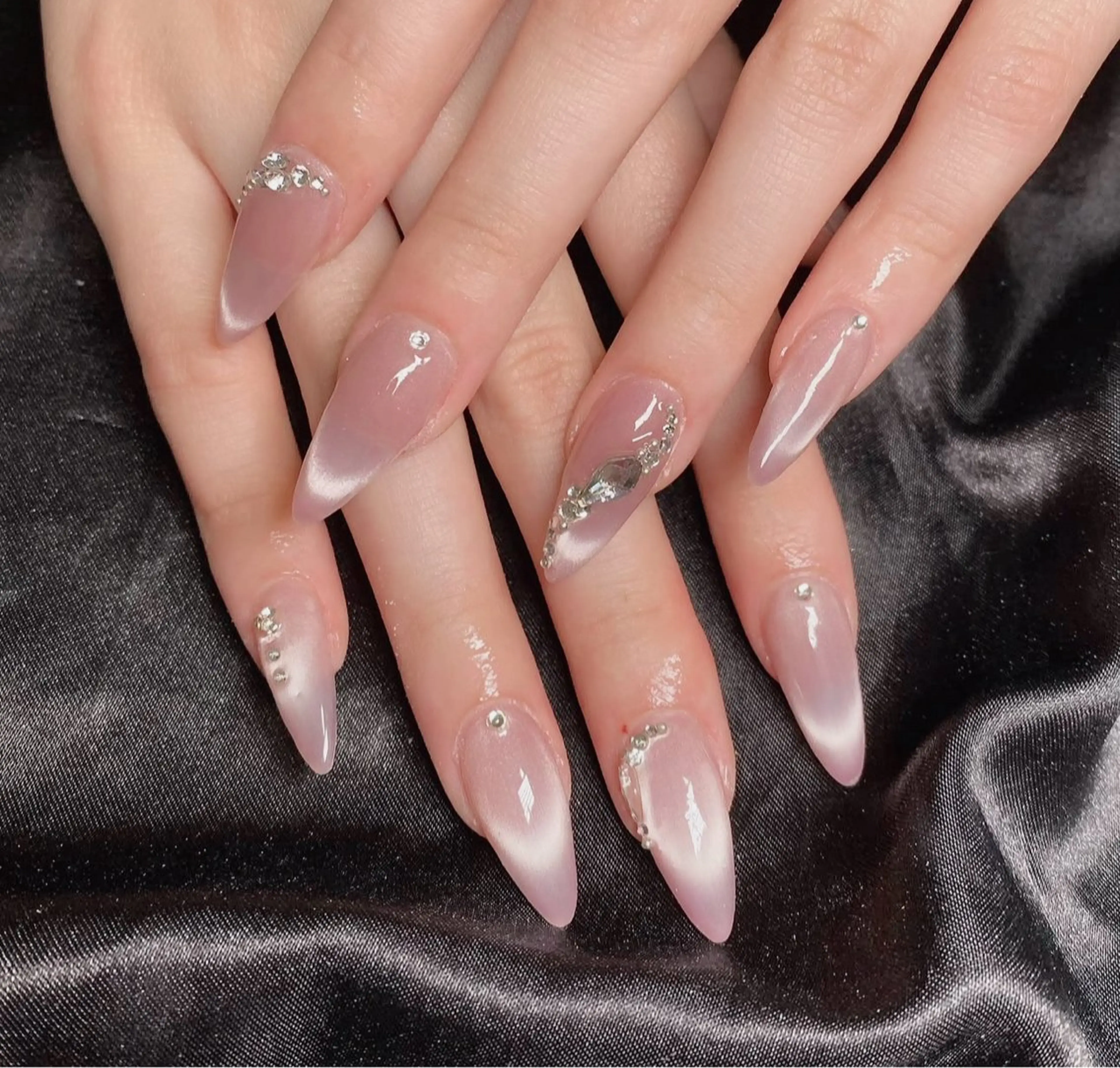 ネイル オーロラネイル フレンチネイル ジェルネイル ハロウィン キラキラネイル ハンドネイル H.baby Nail Salon所属・H.baby Nail Salonのネイルデザイン