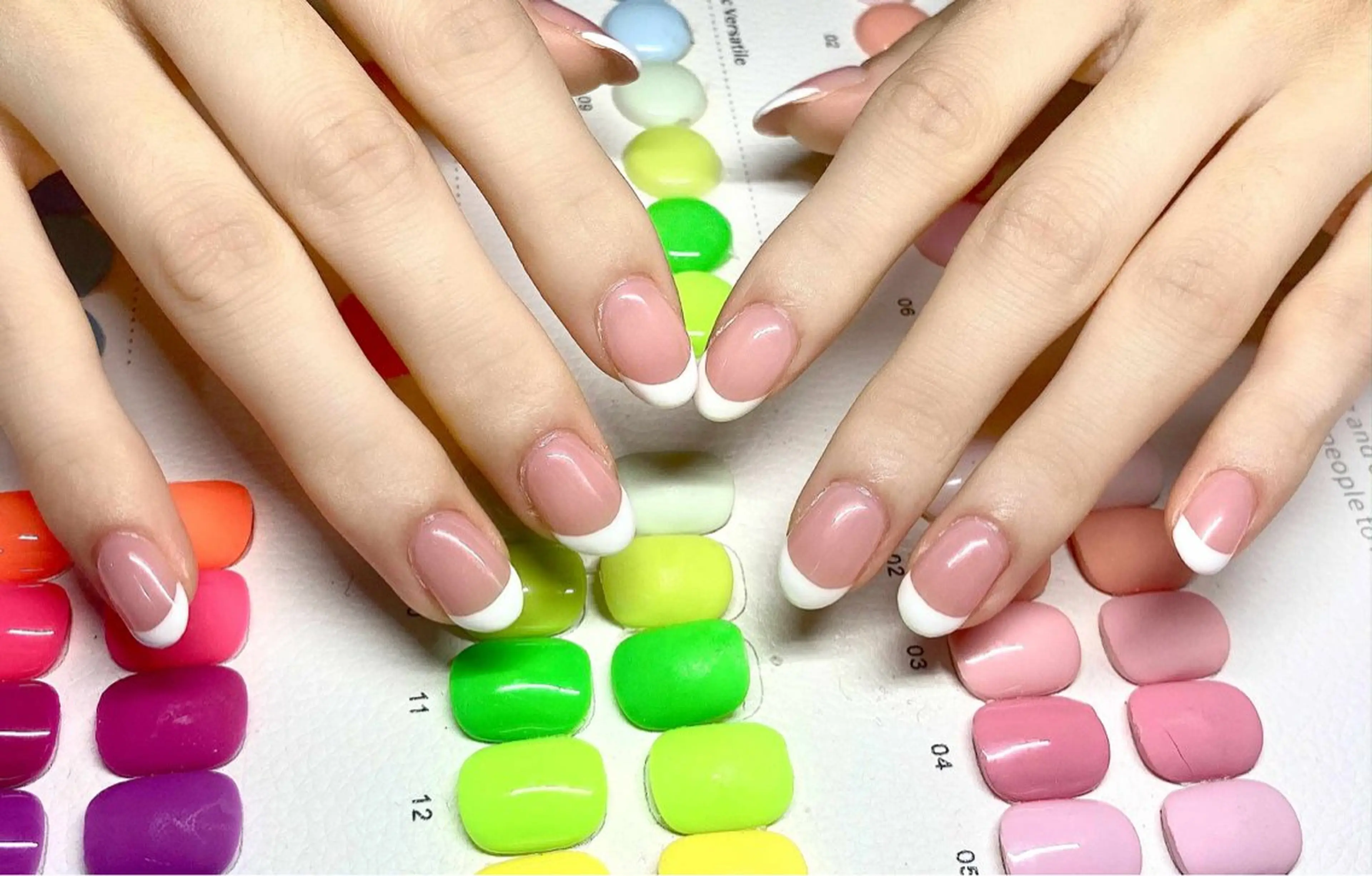 【HANDネイル】【ジェルオフ込み】フレンチネイルの写真