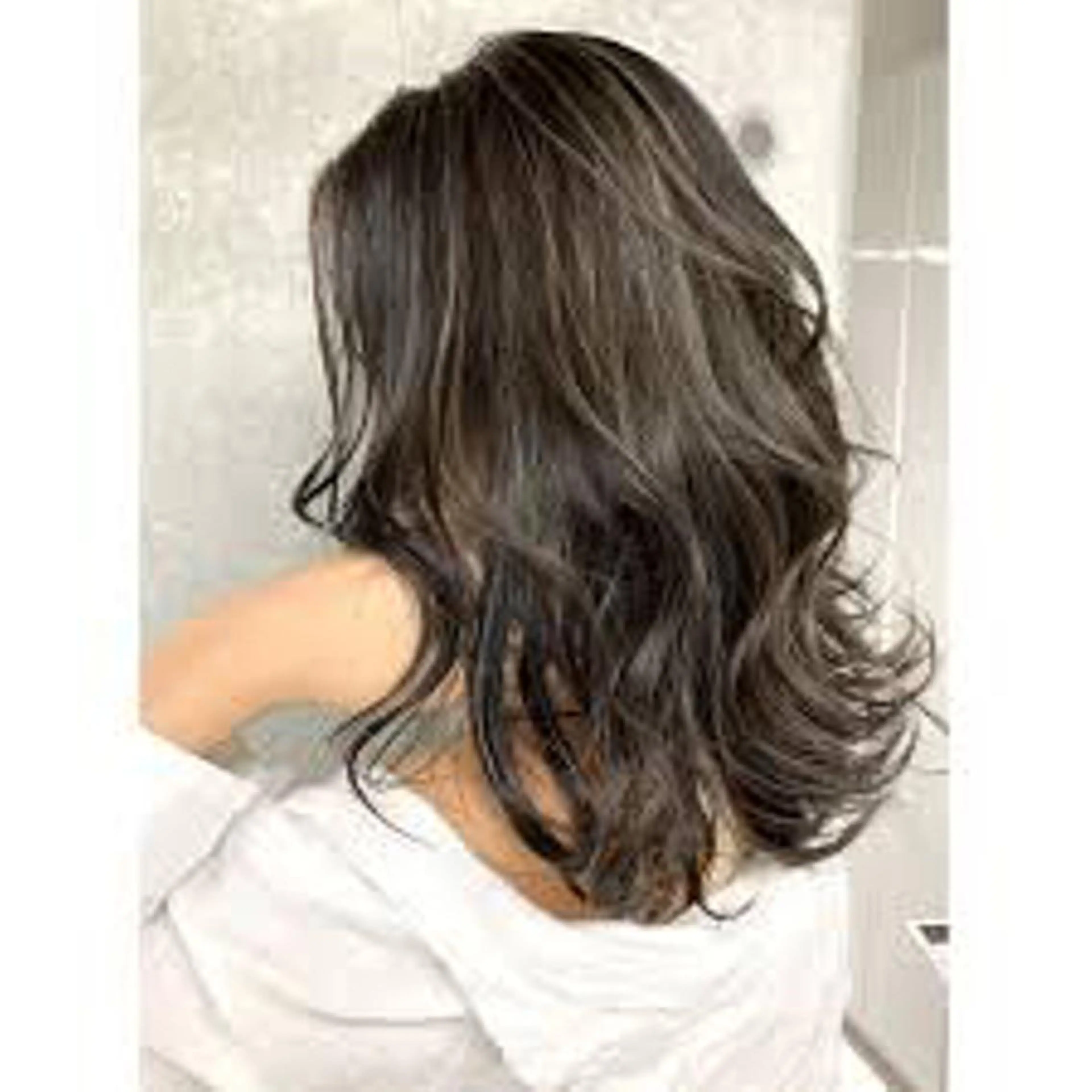 カラー WORTHWHILE所属・田窪 泰成のヘアスタイル