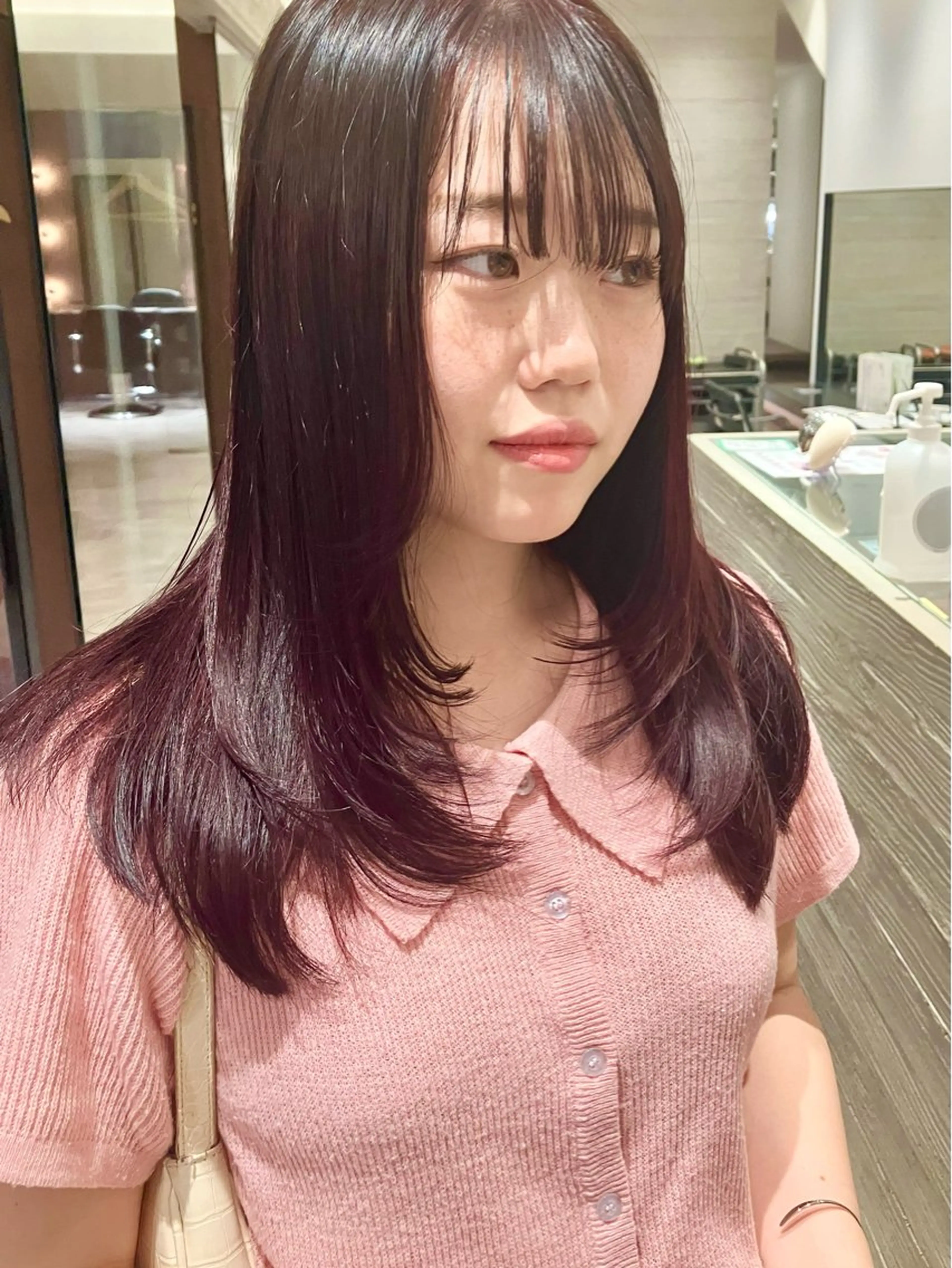 ロング カラー ボルドーカラー レイヤーカット サキ🤍ハイトーン 🩰くびれ巻きヘアのヘアスタイル