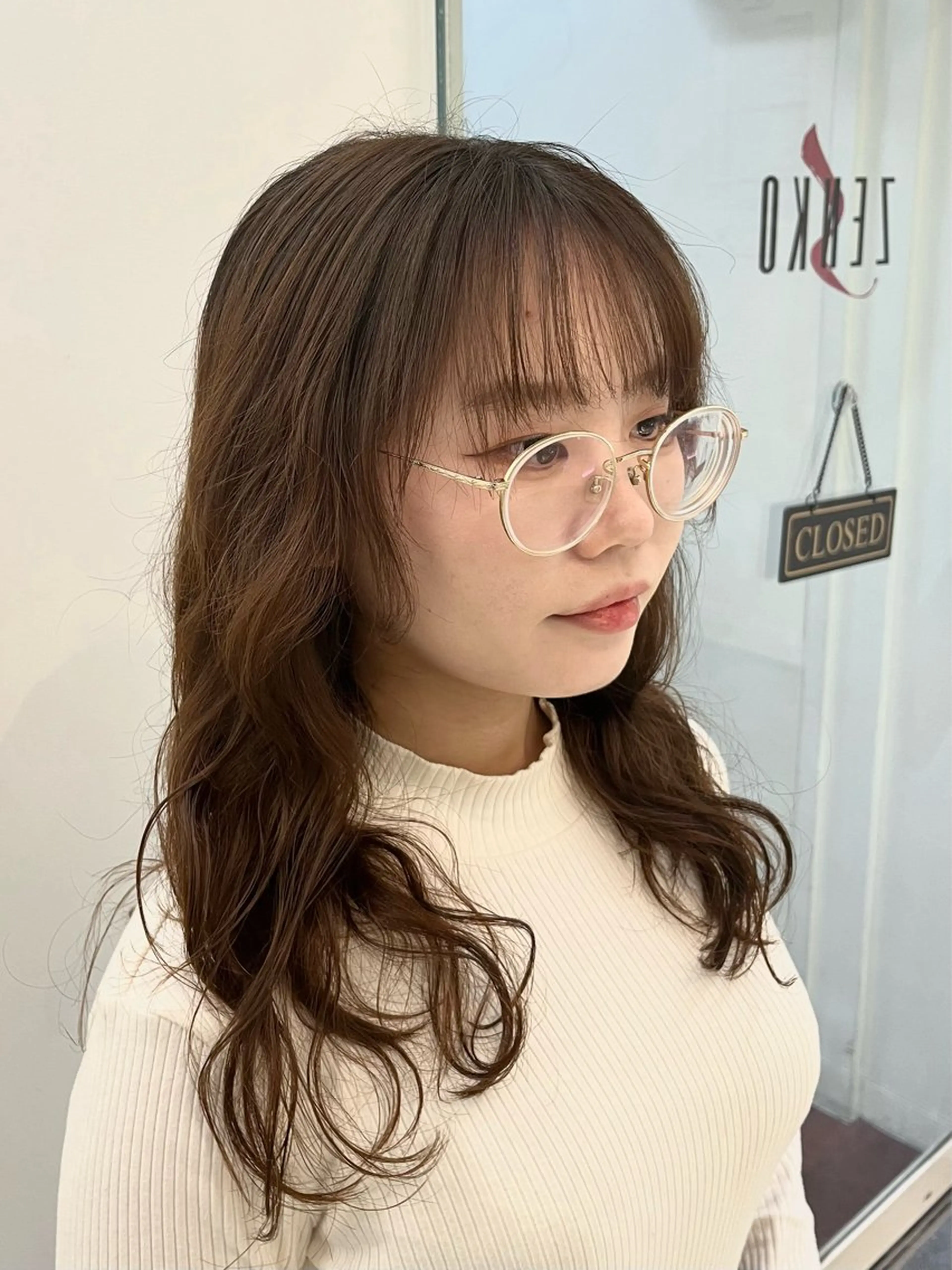 ロング パーマ 韓国風ヘア トリートメント デジタルパーマ カット パーマ トリートメント コテ巻き風パーマ 藤澤　知彌のヘアスタイル