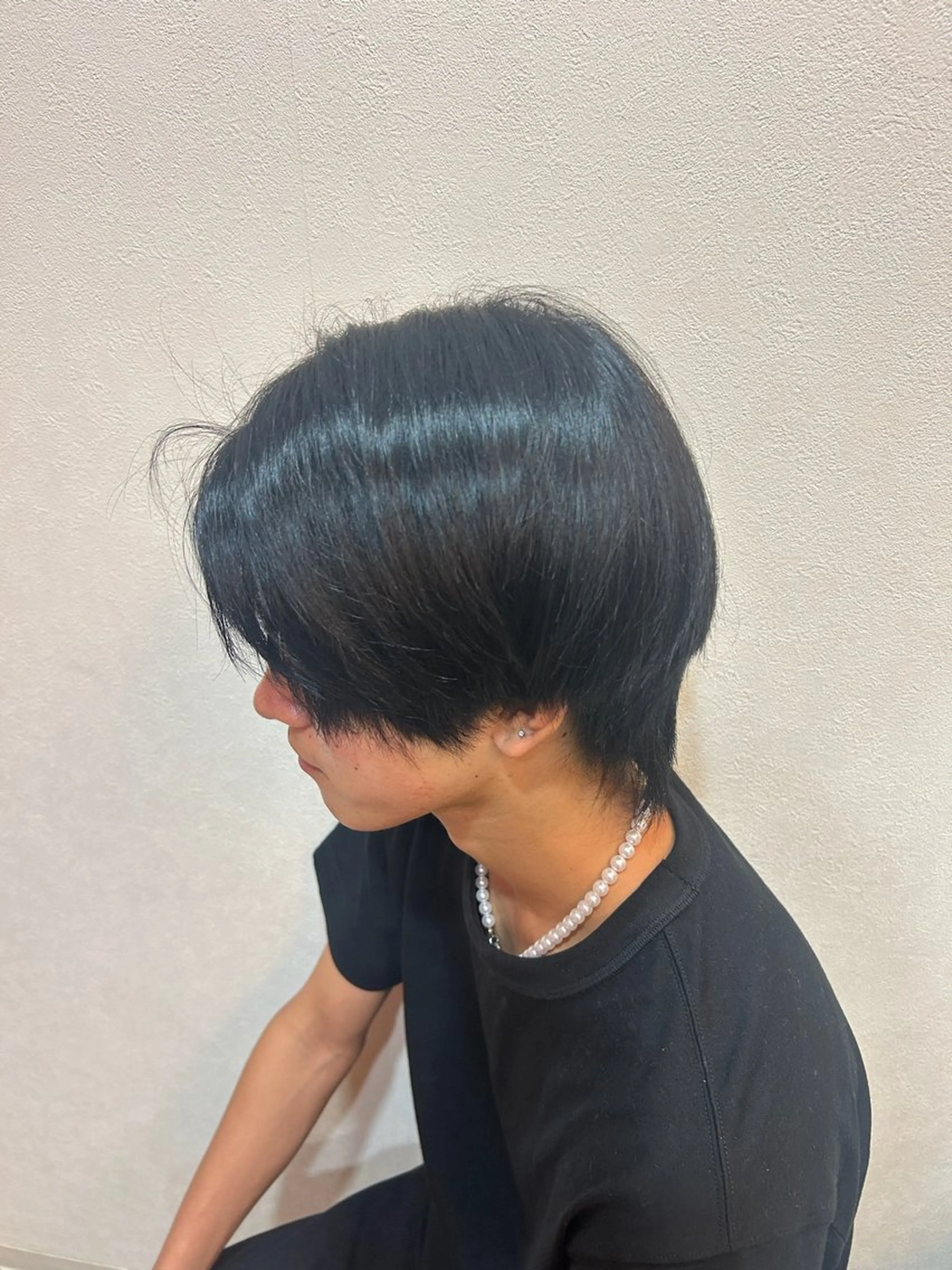 ショート カラー 黒髪 ブルーカラー ブルーブラック ヘアカラー 濵嶋 叶帆のヘアスタイル