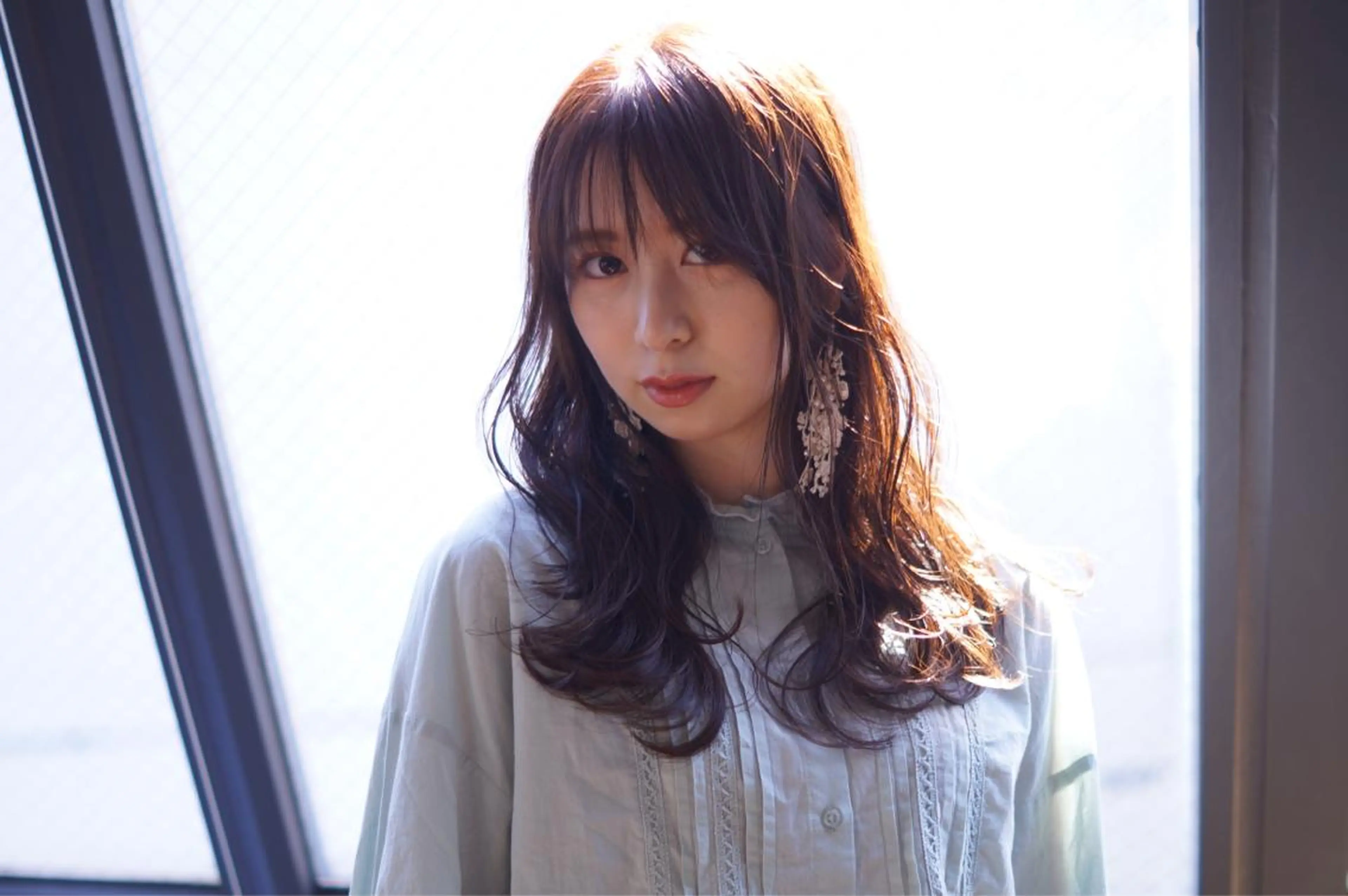 ロング アッシュ 外国人風カラー ハイライト 髪質改善 韓国風ヘア カット ヘアカラー 縮毛矯正 hoNua. 栄/透明感カラーのヘアスタイル