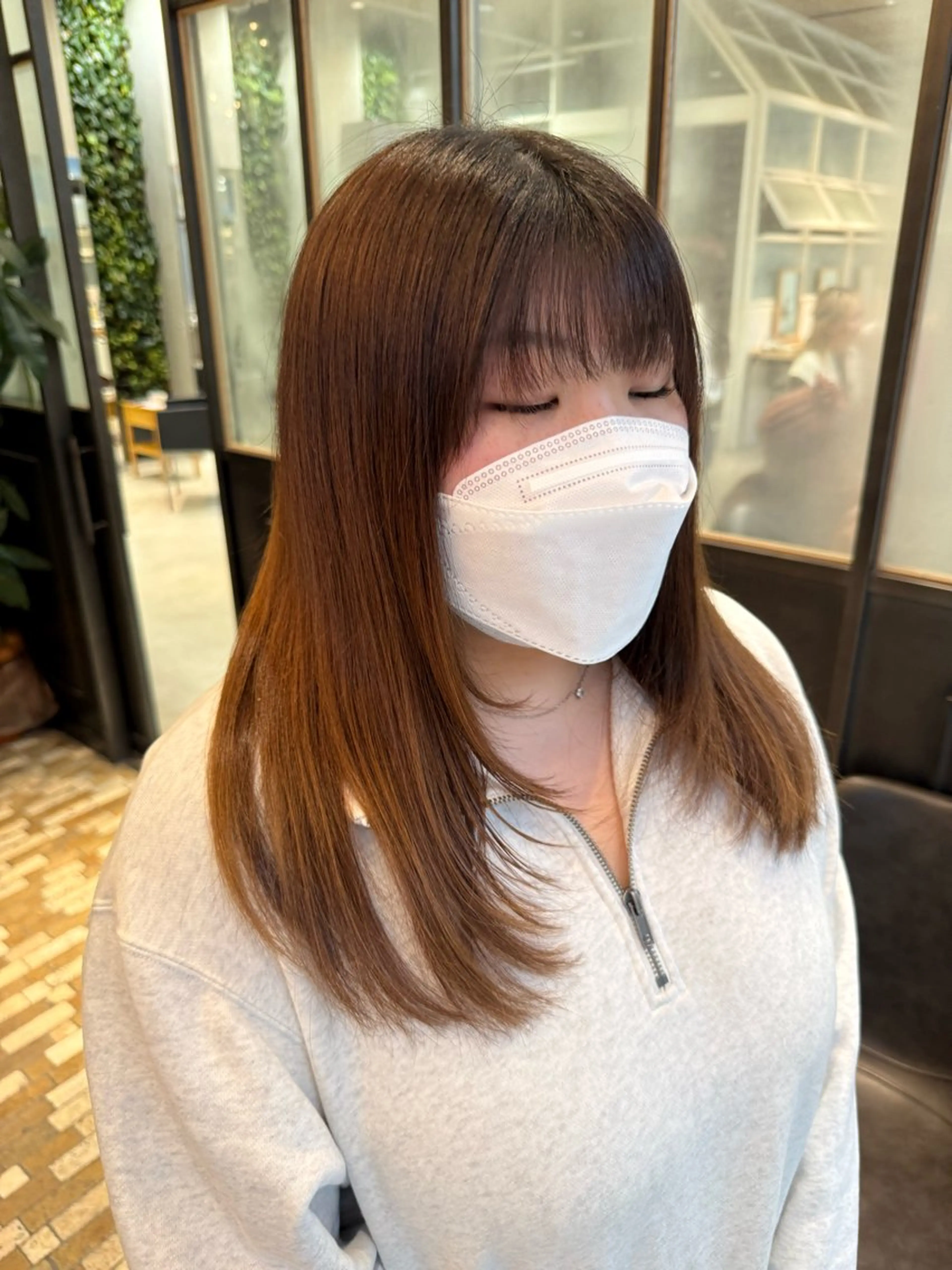 セミロング レイヤーカット カット lolonois森ノ宮所属・齊藤 百伽のヘアスタイル