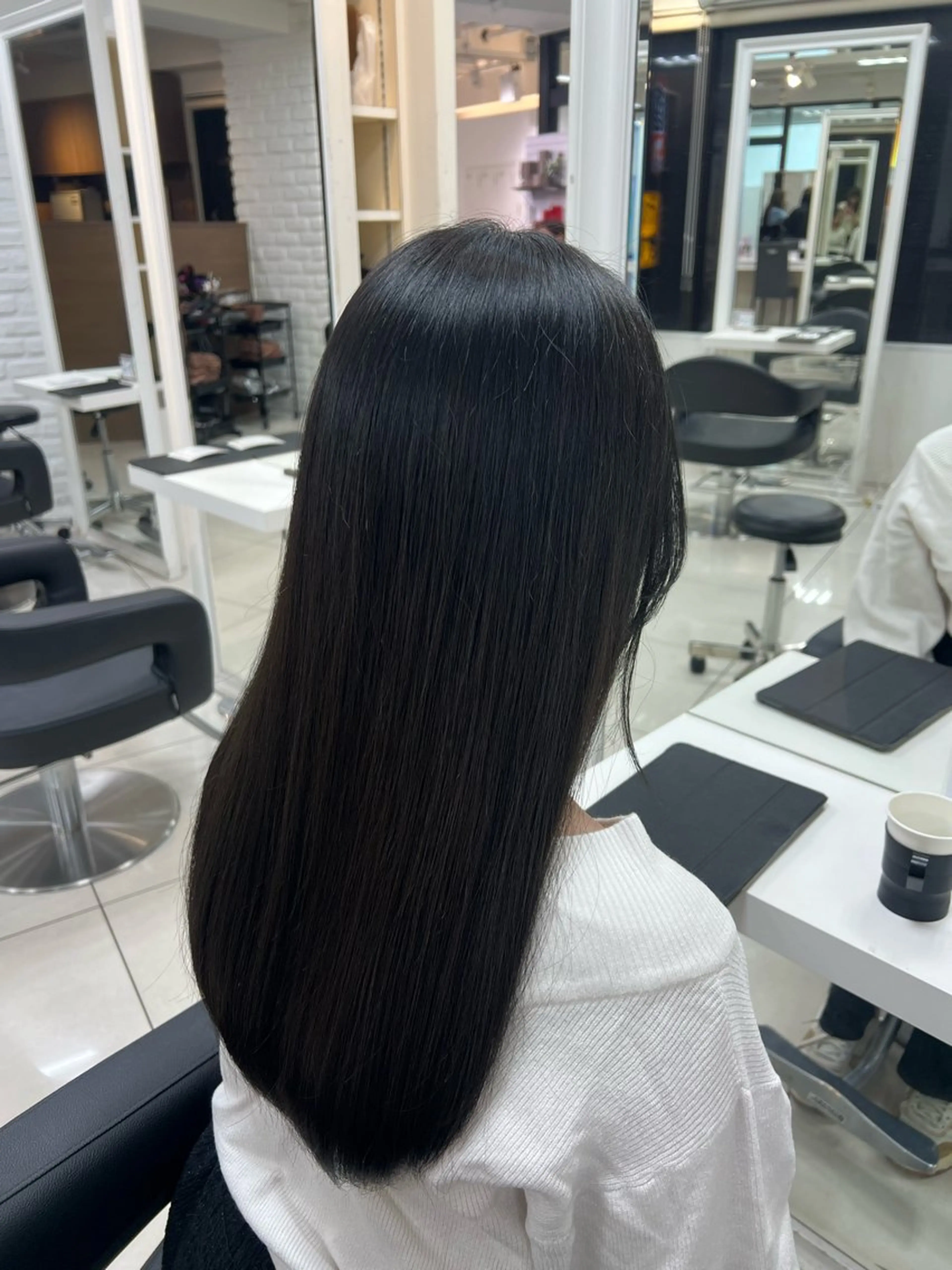 セミロング カラー 透明感カラー イルミナカラー ヘアカラー トリートメント 【暖色カラー特化】 中山由梨のヘアスタイル