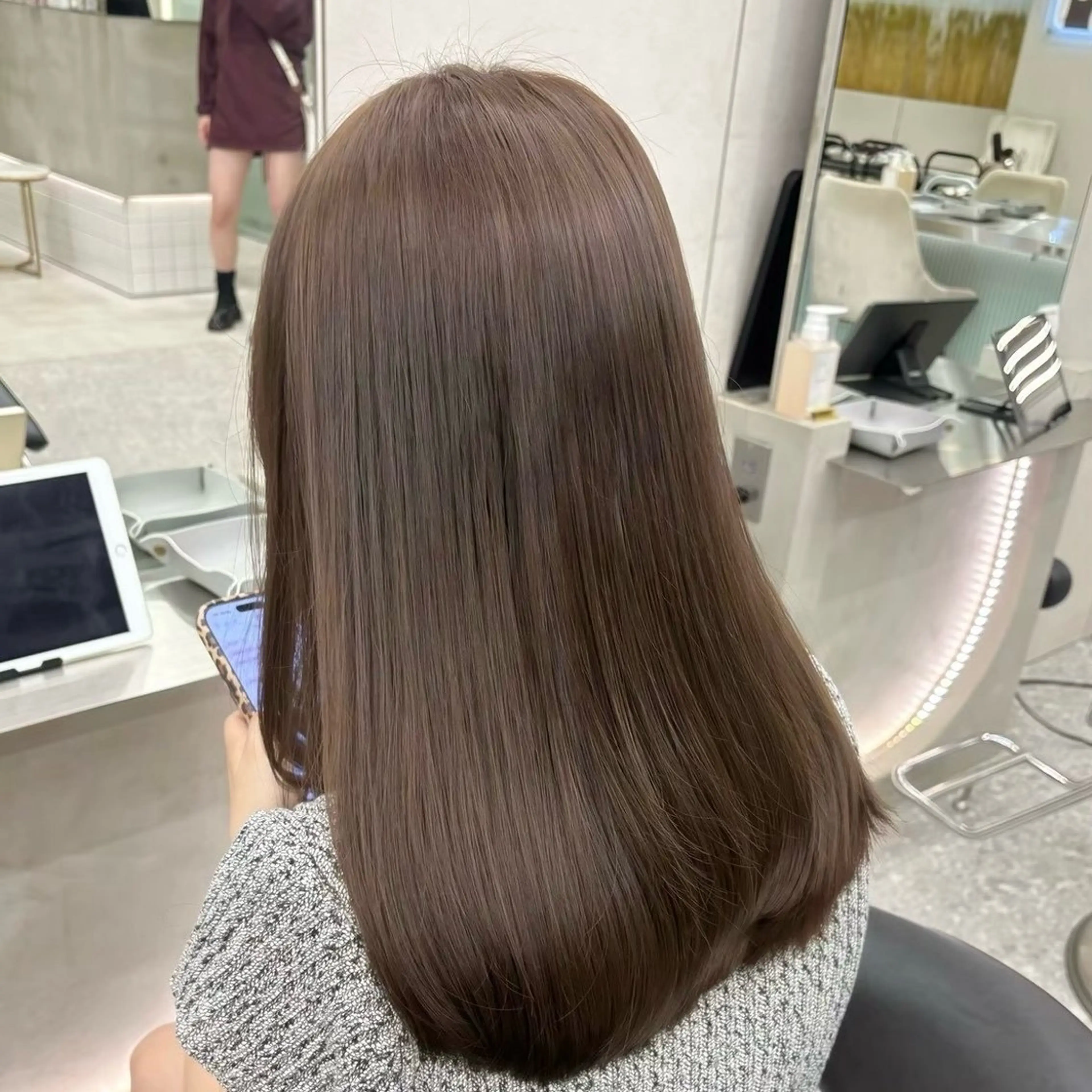 ミディアム カラー グレージュ ヘアカラー トリートメント ✨透明感カラー✨ ウメダナオヤのヘアスタイル