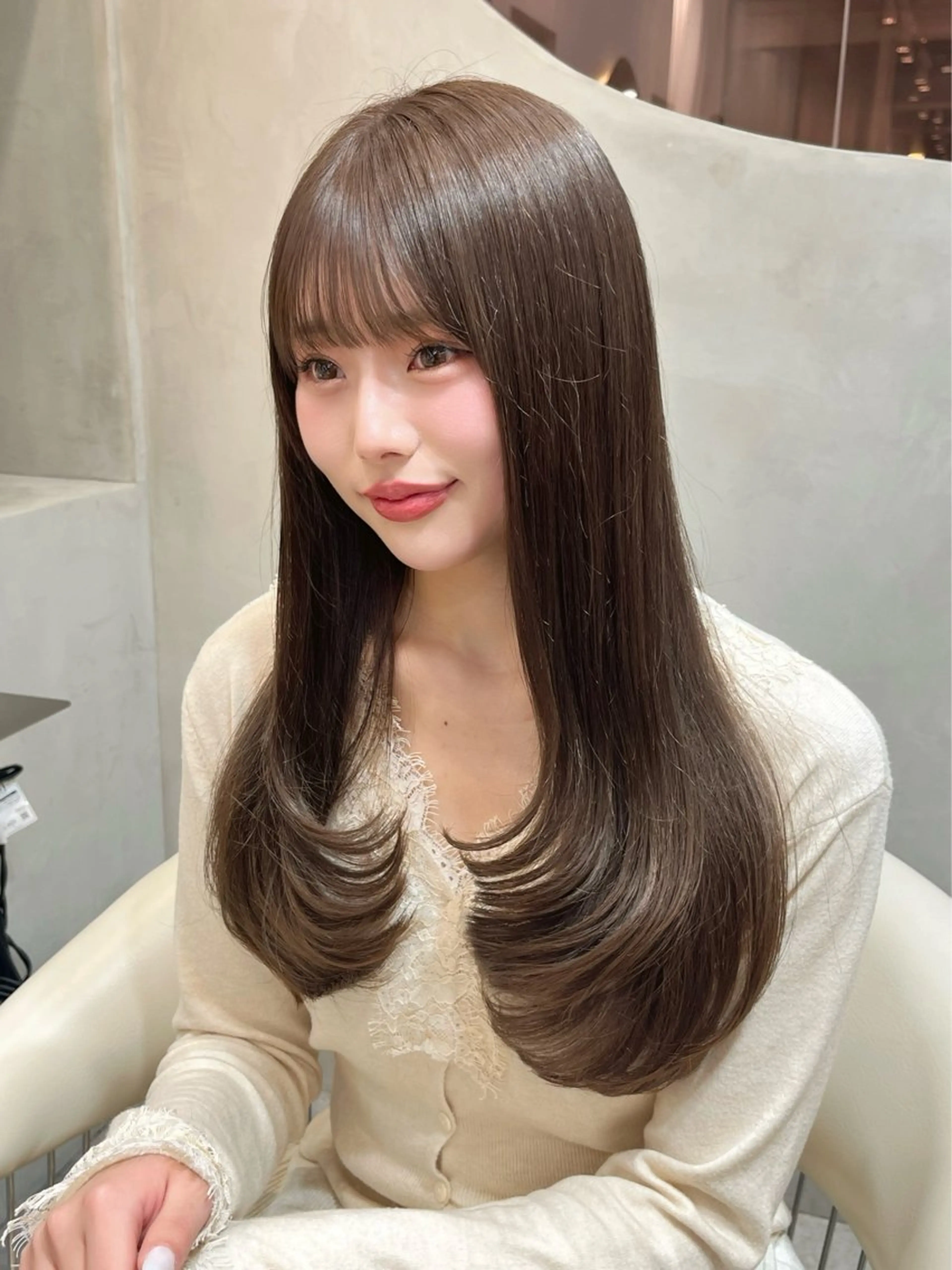 セミロング カラー カット ヘアカラー トリートメント 髪質改善 縮毛矯正 韓国ヘア　柏崎颯刀のヘアスタイル