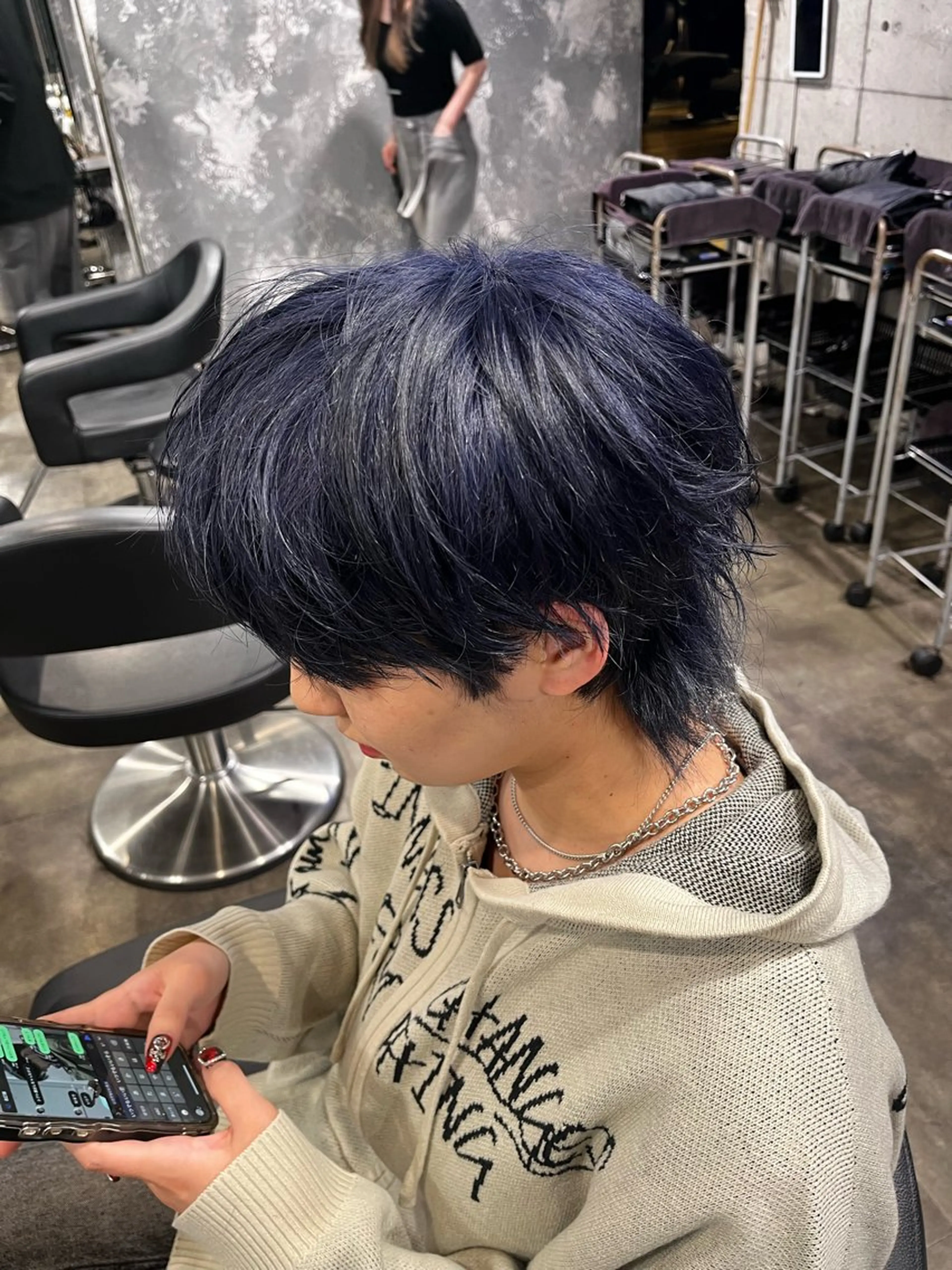 カラー ヘアカラー ハイトーンカラー 🦄レイヤーカットのヘアスタイル