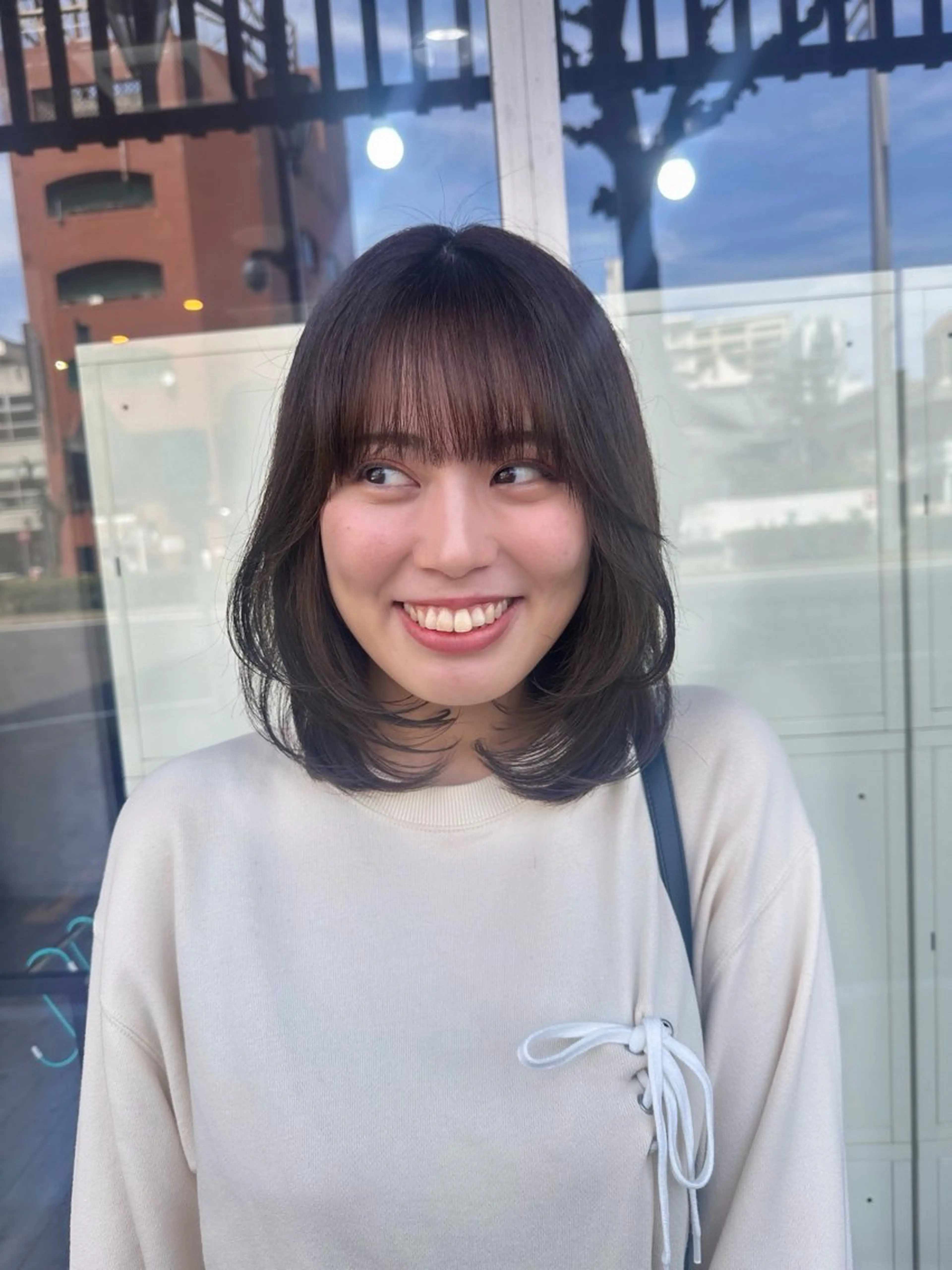 ミディアム カラー ベージュカラー オリーブベージュ レイヤーカット minim / miku 暖色カラーのヘアスタイル