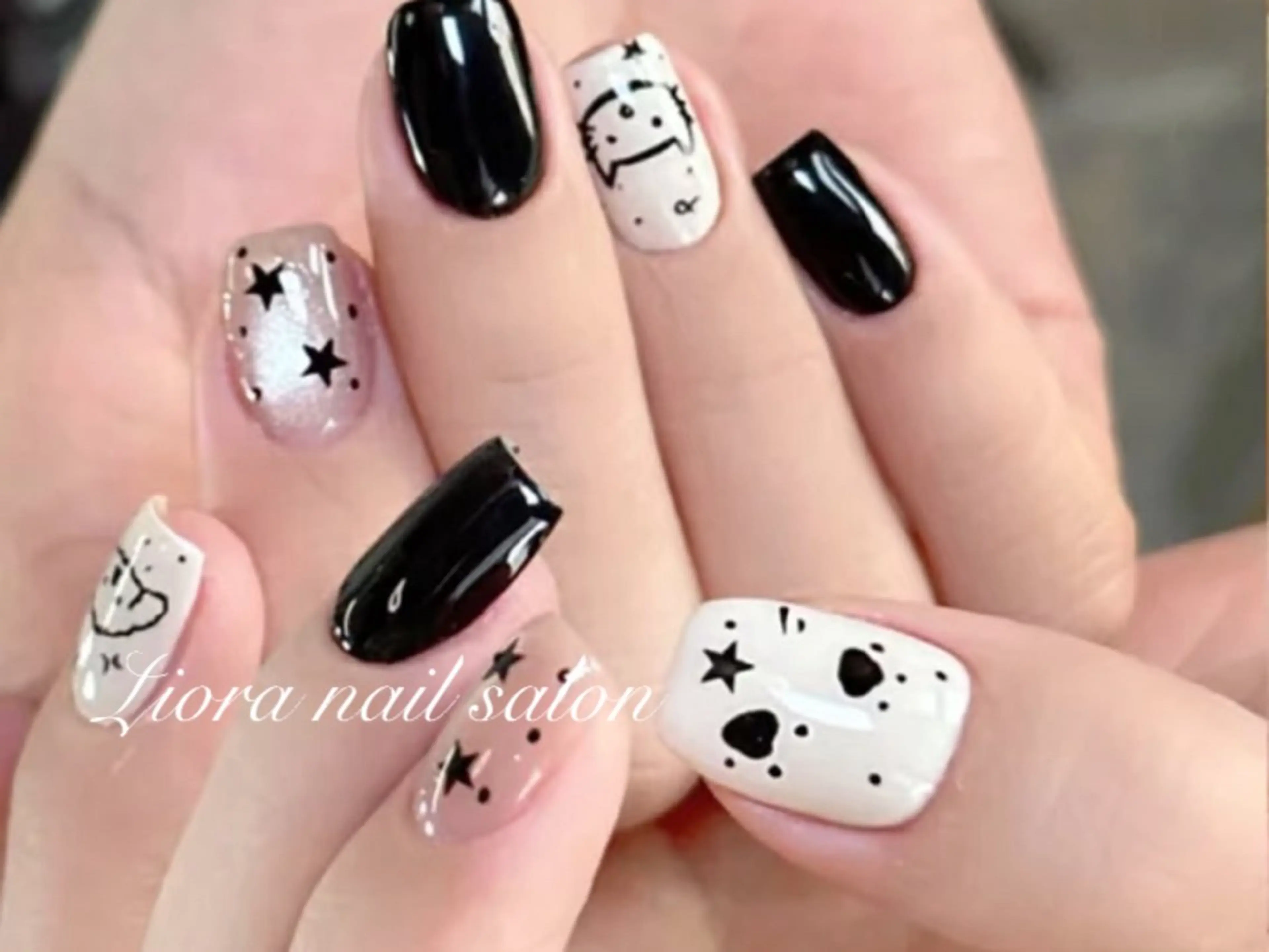 ネイル フレンチネイル ジェルネイル ガーリー グラデーション キラキラネイル ハンドネイル Liora ネイルサロン所属・Liora nail salonのネイルデザイン