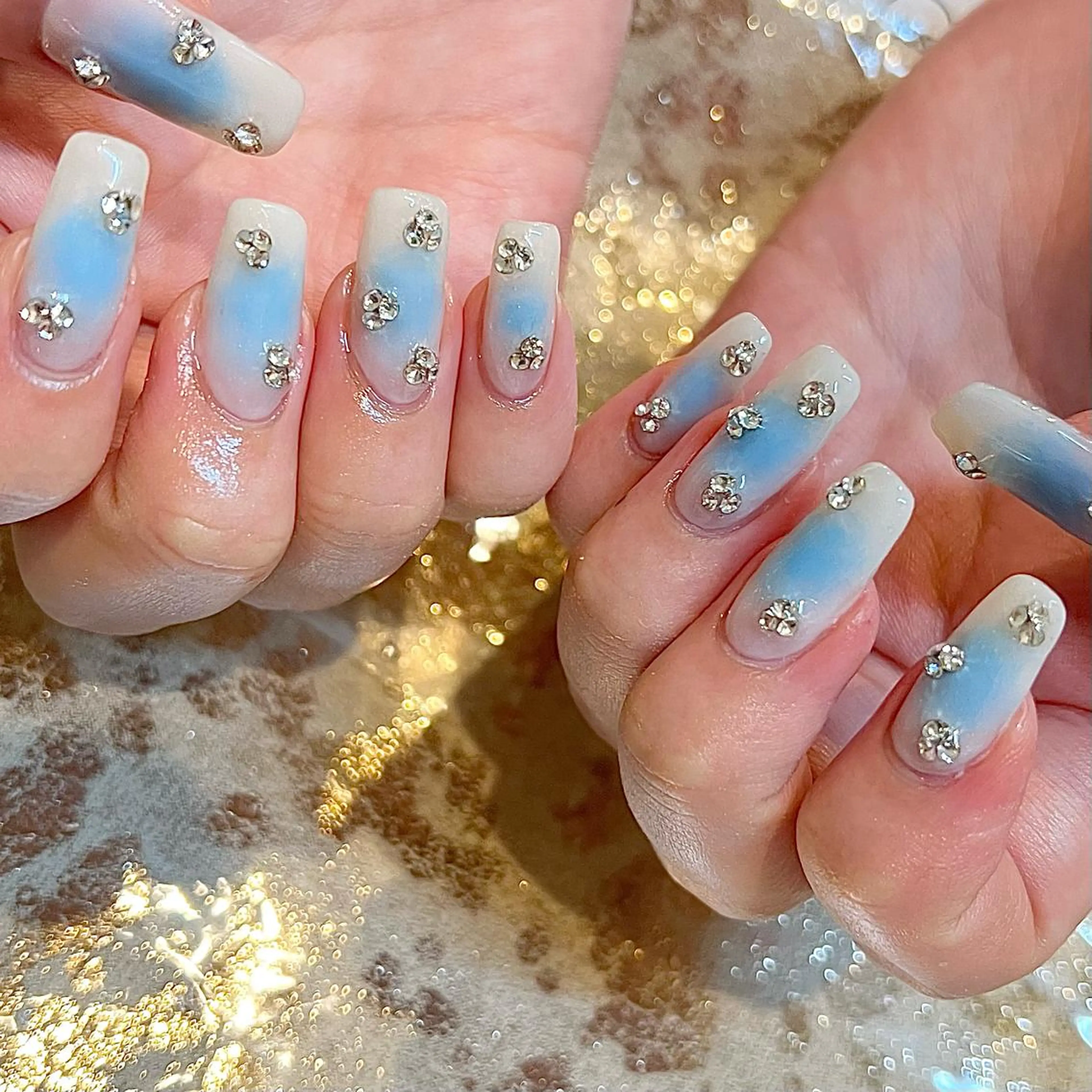 セミロング ネイル チークネイル ハンドネイル H🌺 NAILのネイルデザイン