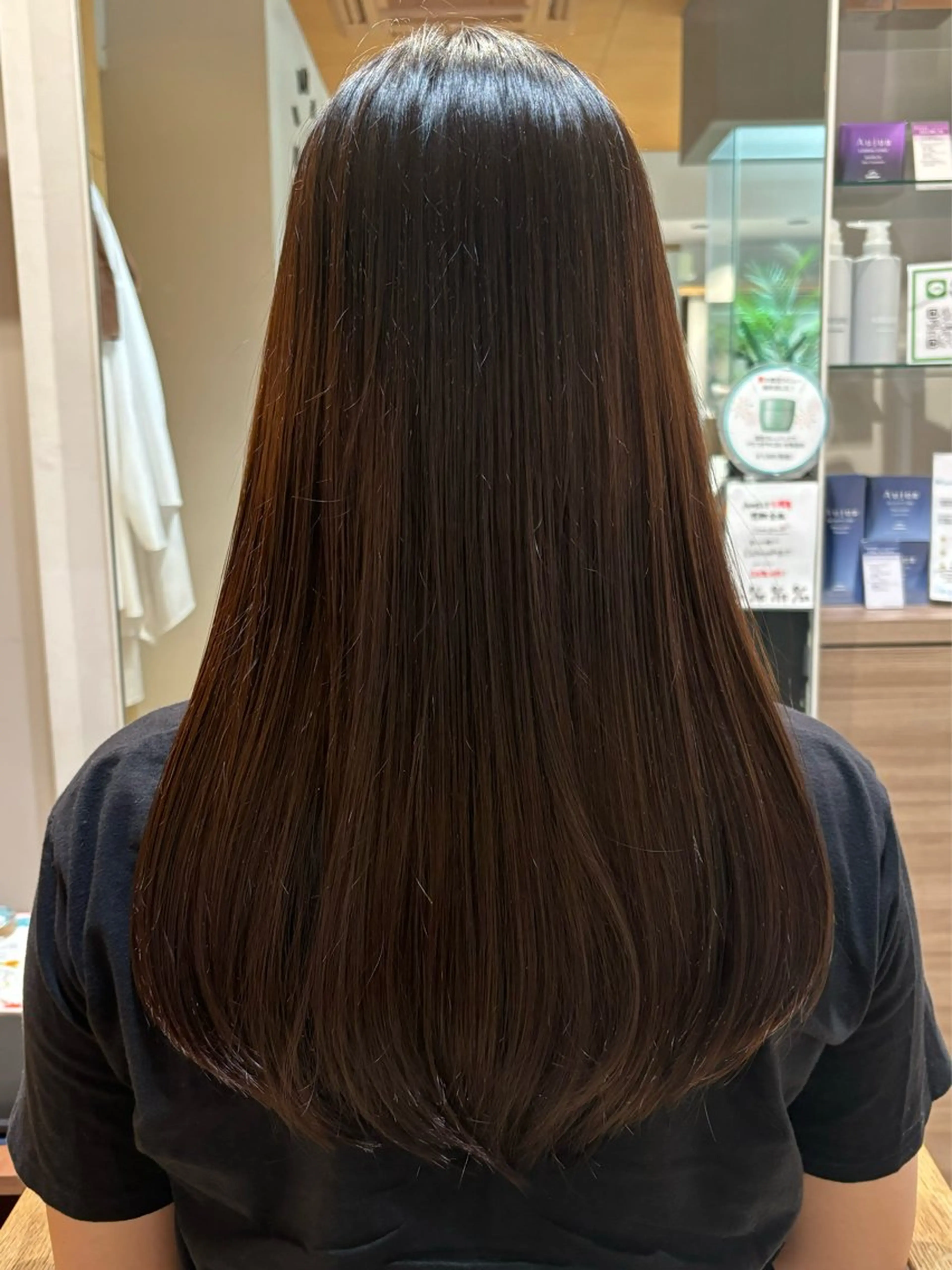 ロング AMELY　寺田 朱里のヘアスタイル