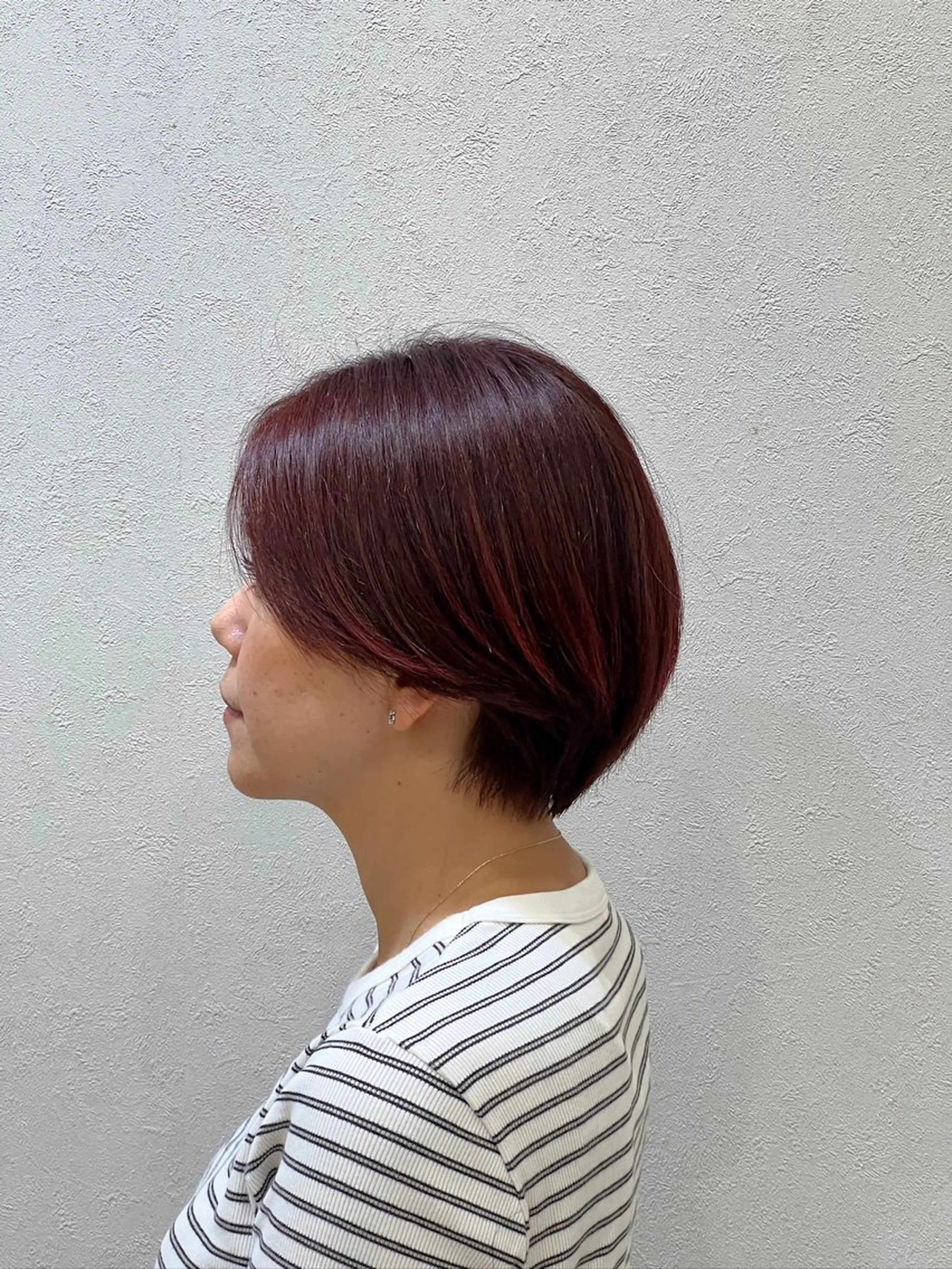 カラー ブリーチ カシス ブリーチなしカラー ピンクカラー カット ヘアカラー トリートメント 山口 玖瑠美のヘアスタイル