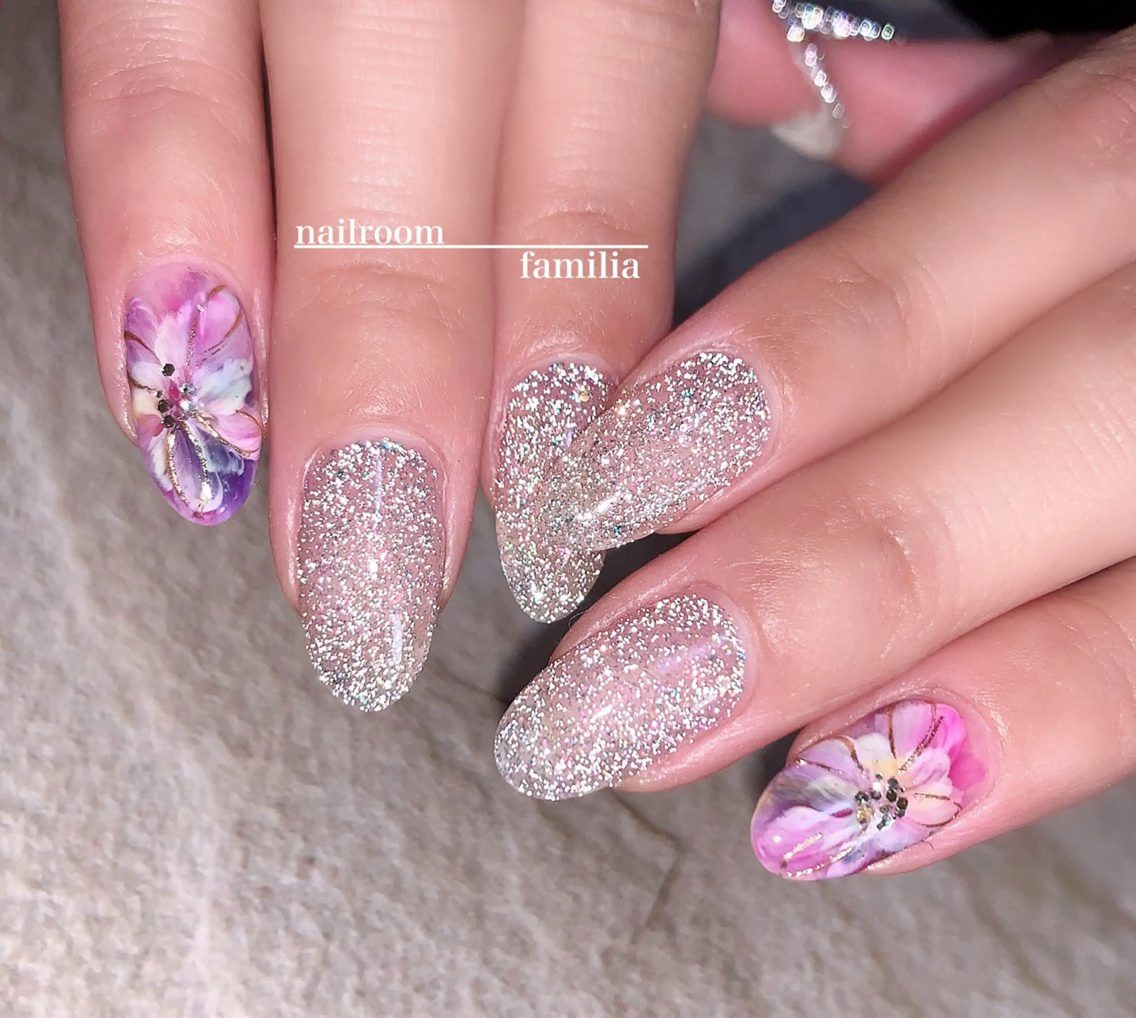 ネイル フラッシュネイル フラワーネイル ニュアンスネイル ハンドネイル -nailroom- familiaのネイルデザイン