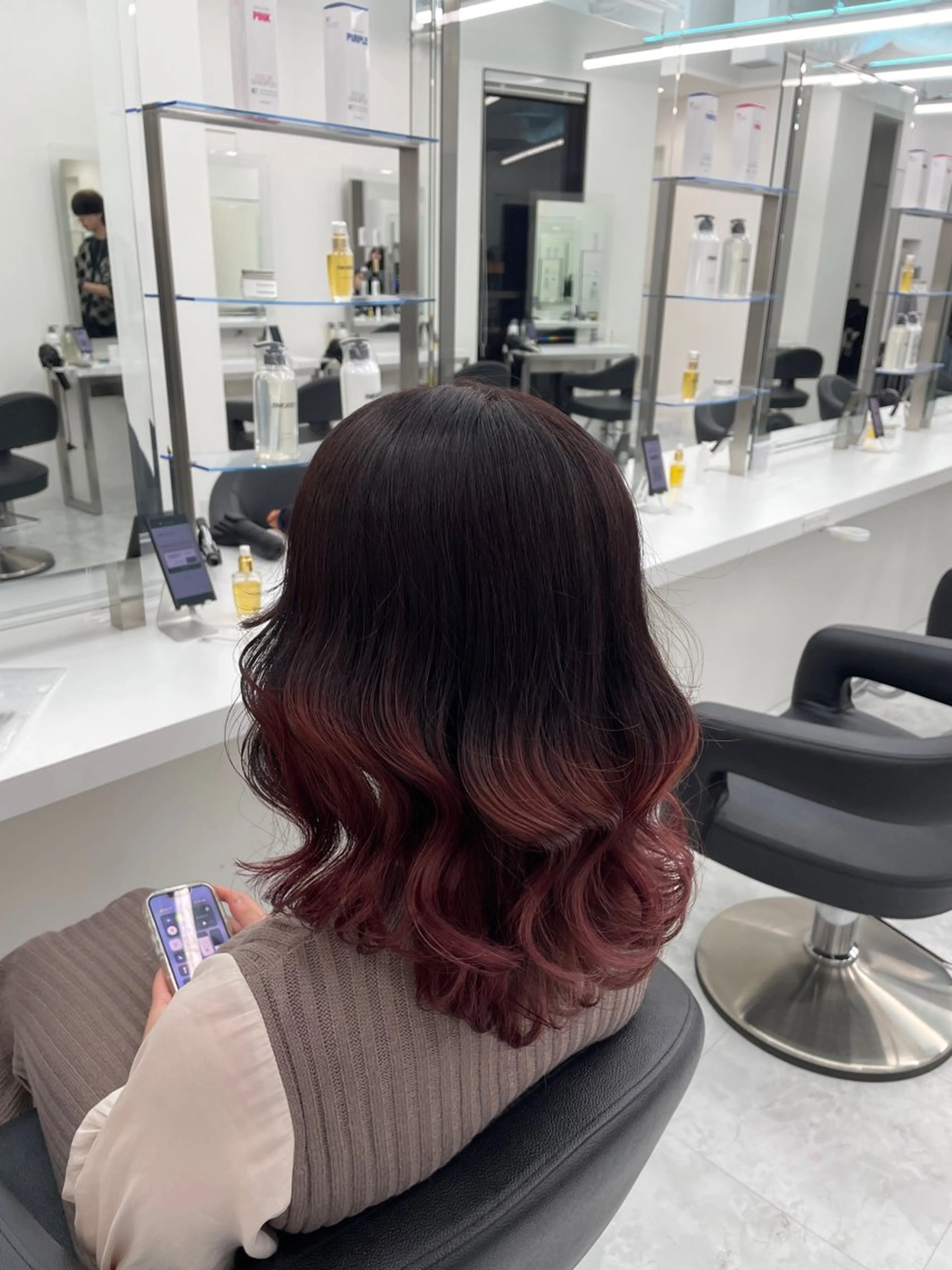 ロング ヘアカラー 大人上品🤍明るめ ベージュ🤍REOのヘアスタイル