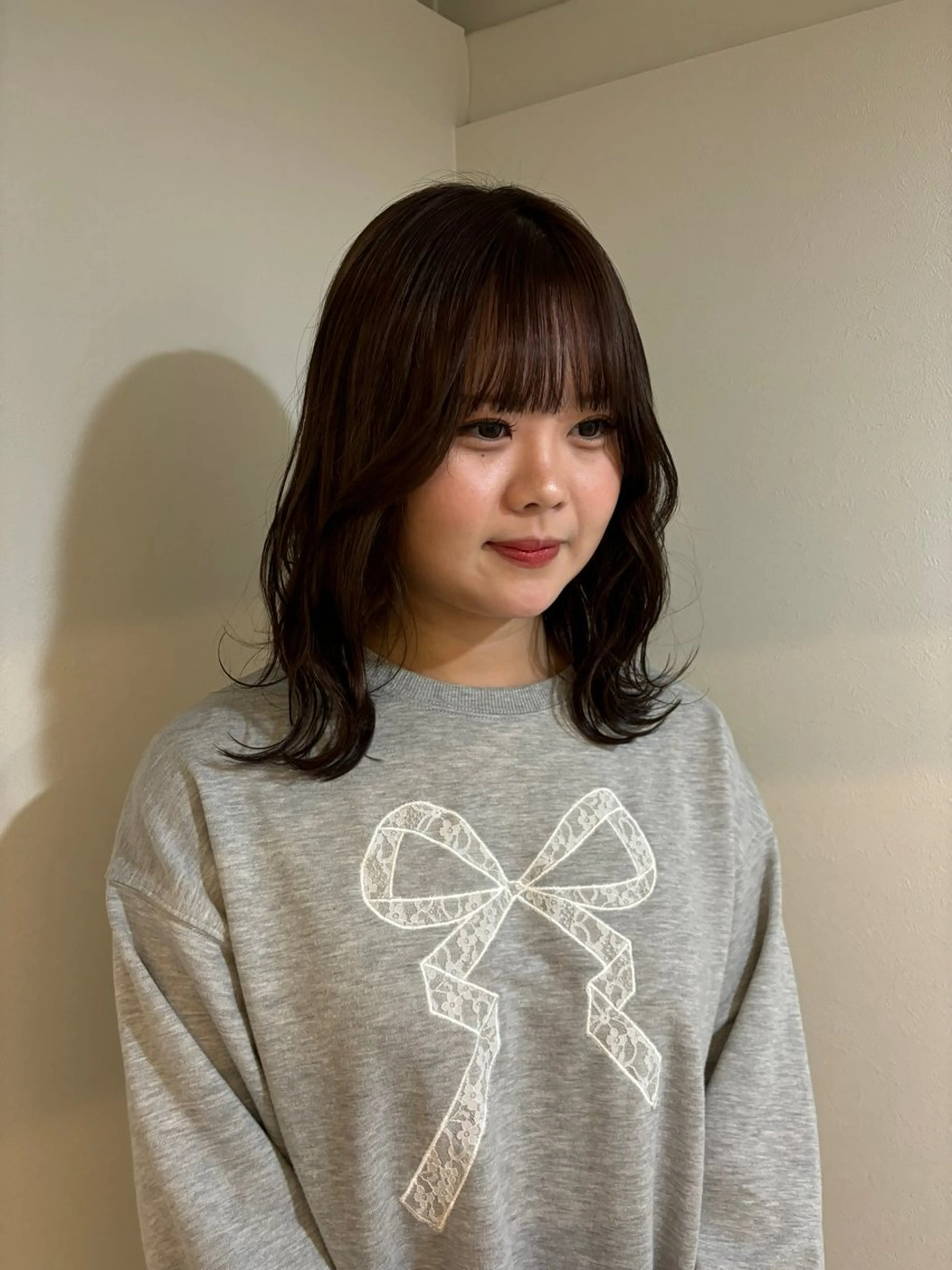 セミロング カット ヘアカラー izu 🫧のヘアスタイル