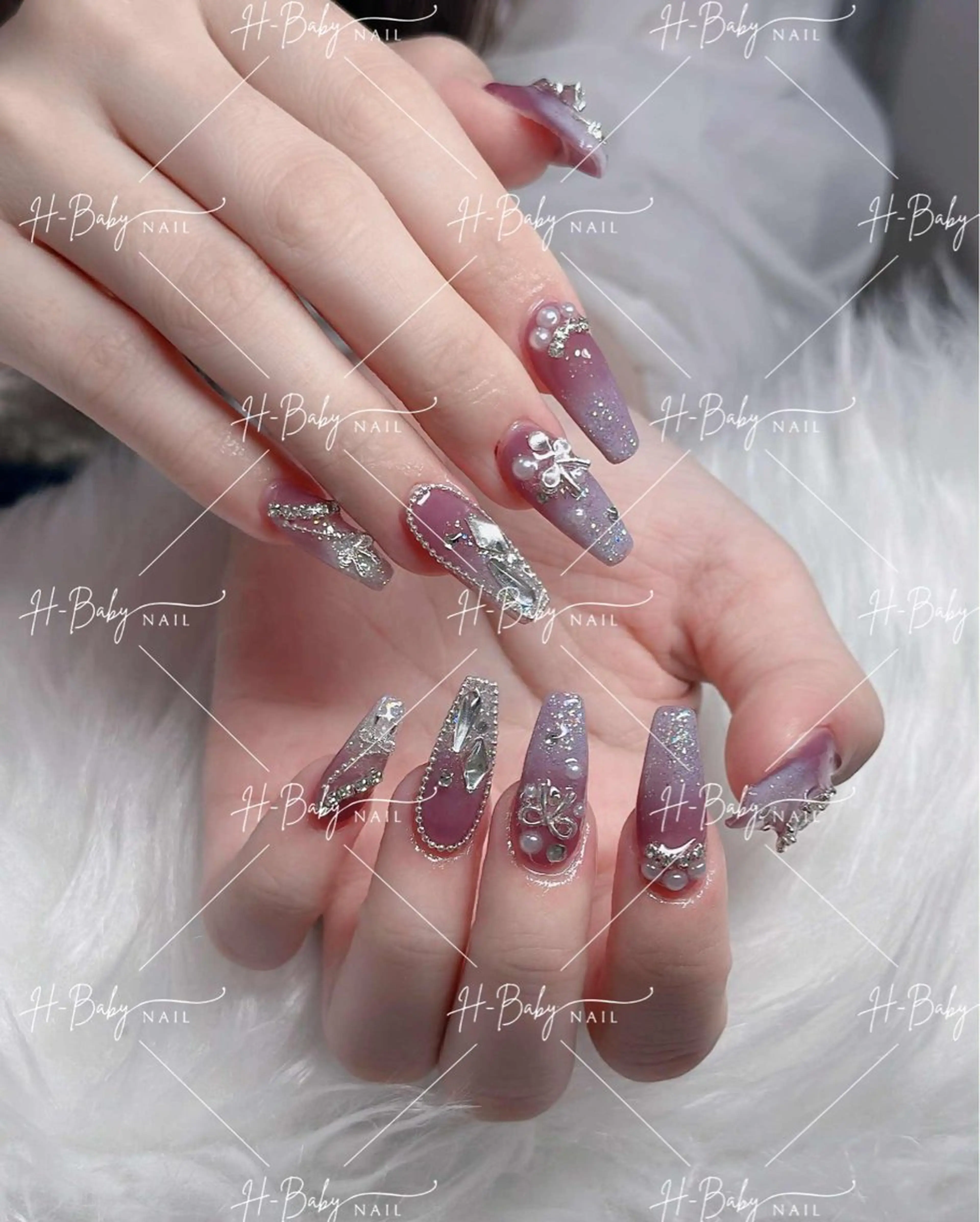 ネイル フレンチネイル ジェルネイル ガラスフレンチ ハロウィン ハート ハンドネイル H.baby Nail Salonのネイルデザイン