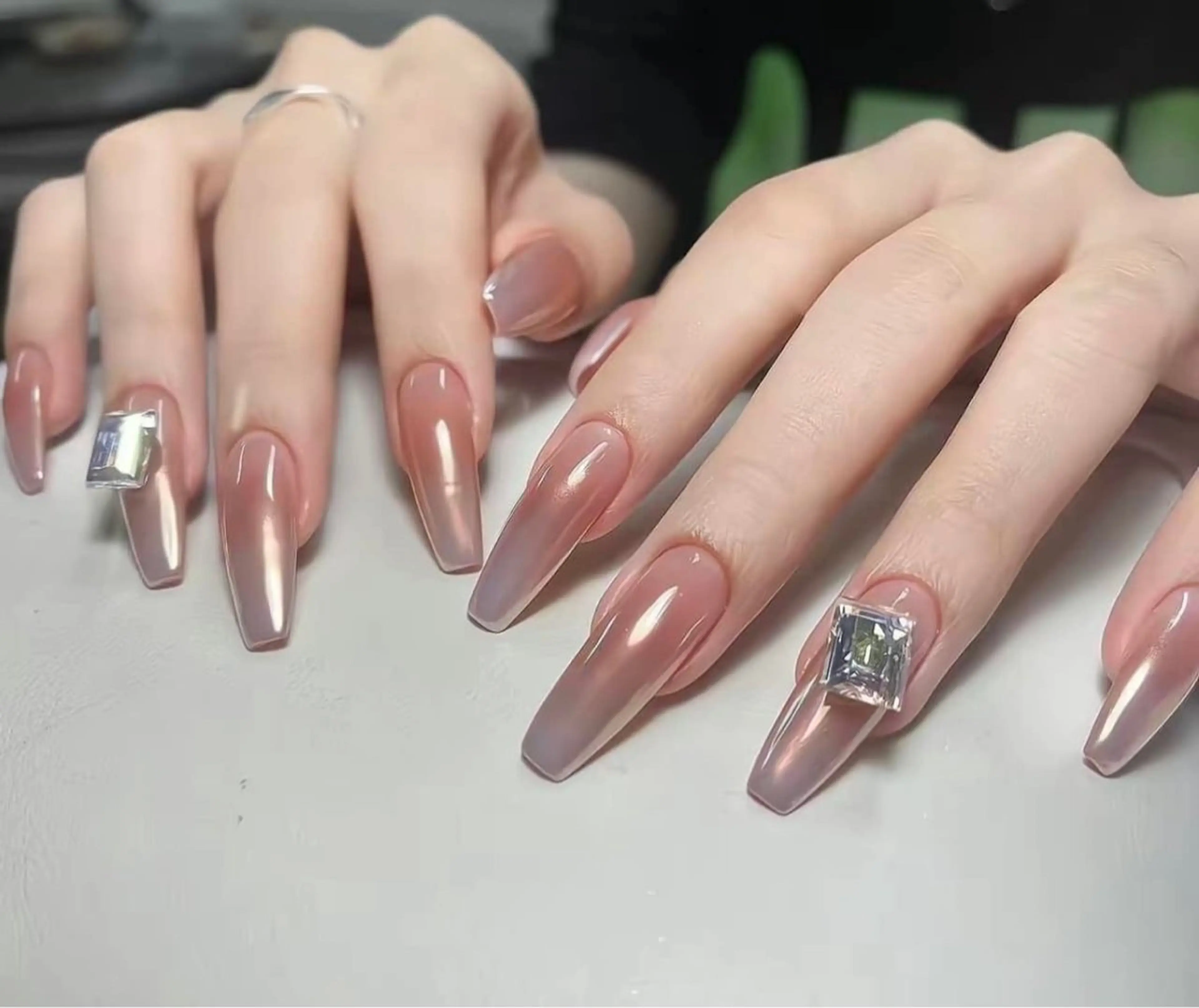 ロング ハンドネイル 28nails -hangのネイルデザイン