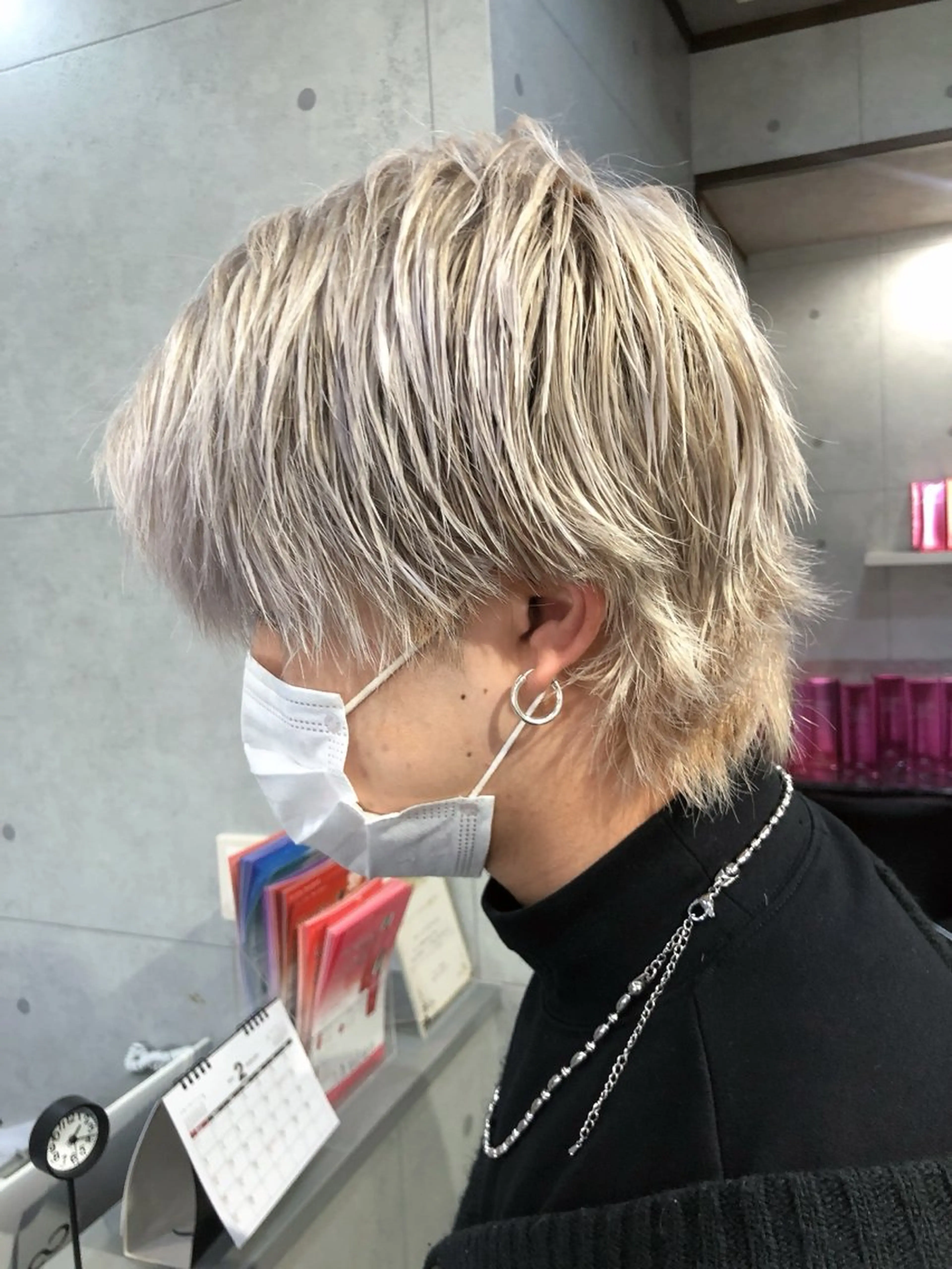 ショート ボブ くびれヘア くせ毛 切りっぱなしロブ 小顔カット カット ヘアカラー REVE所属・REVE 【外国人風カラー】のヘアスタイル