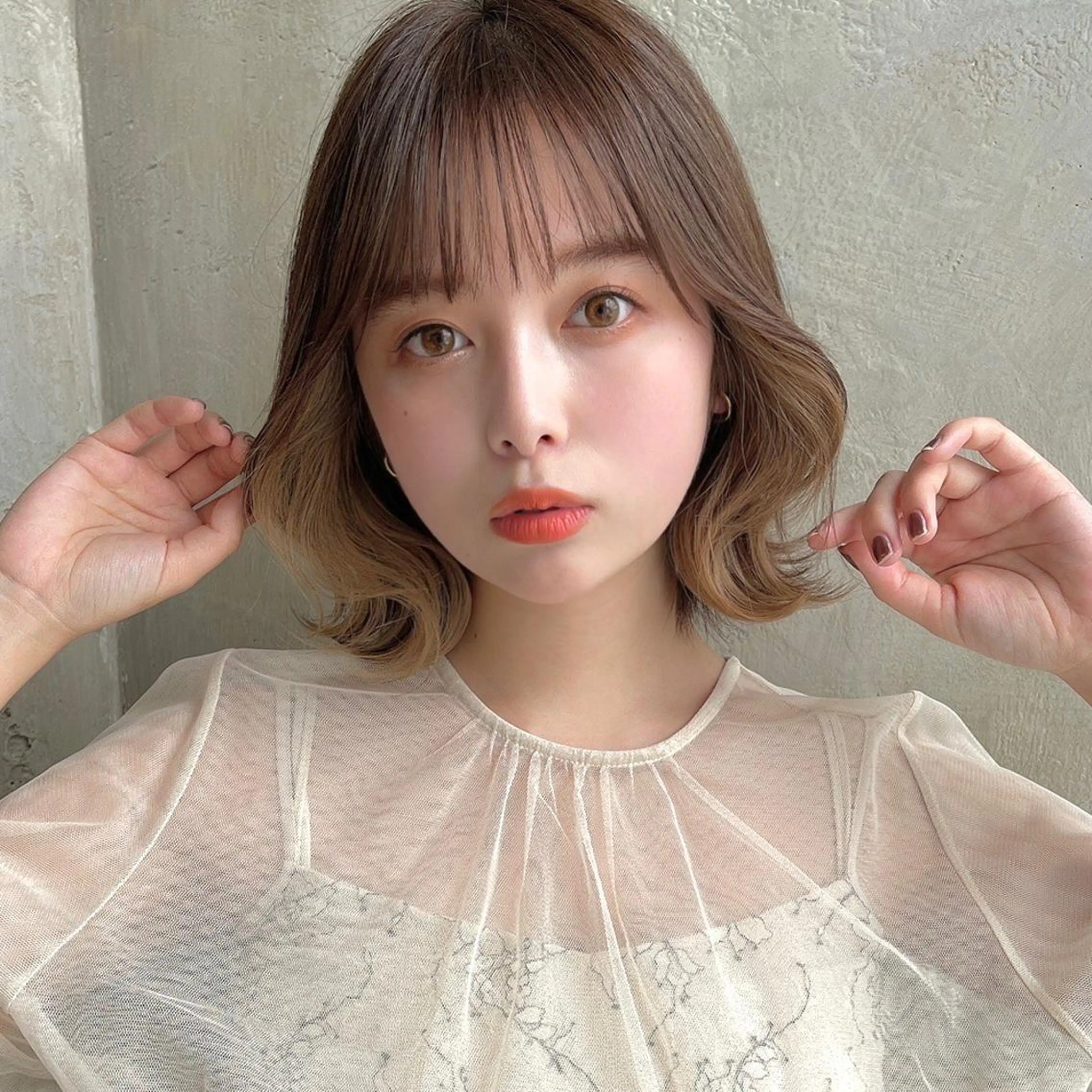 ミディアム カラー パーマ ヘアアレンジ イヤリングカラー イルミナカラー ボブ くびれヘア 髪質改善 カット ヘアカラー トリートメント ヘアセット 日本一の小顔カット/ ボブ/顔周り/韓国のヘアスタイル
