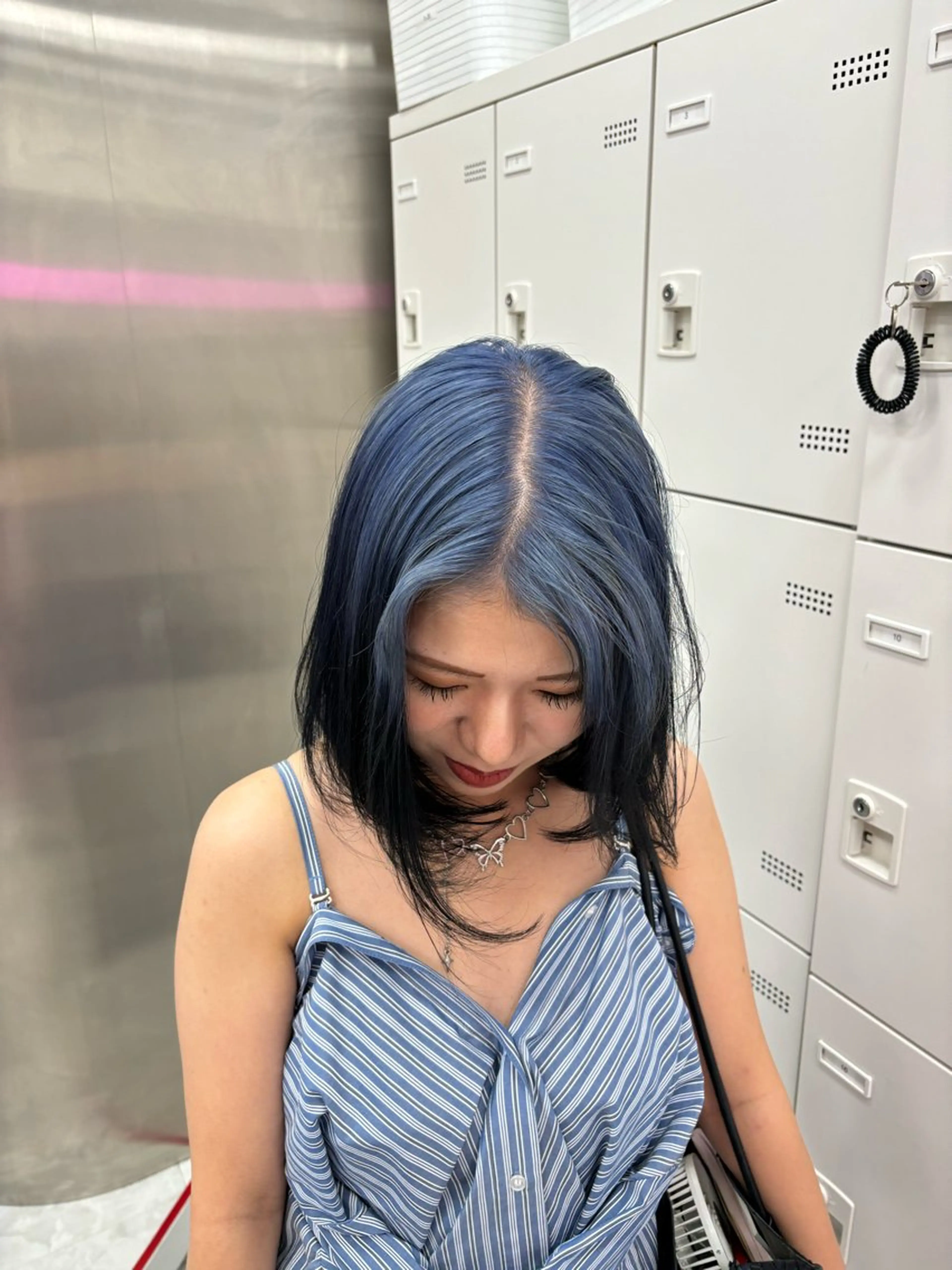 ミディアム カラー ヘアカラー トリートメント ヘッドスパ ヘアセット 韓国レイヤー ハッシュカットのヘアスタイル