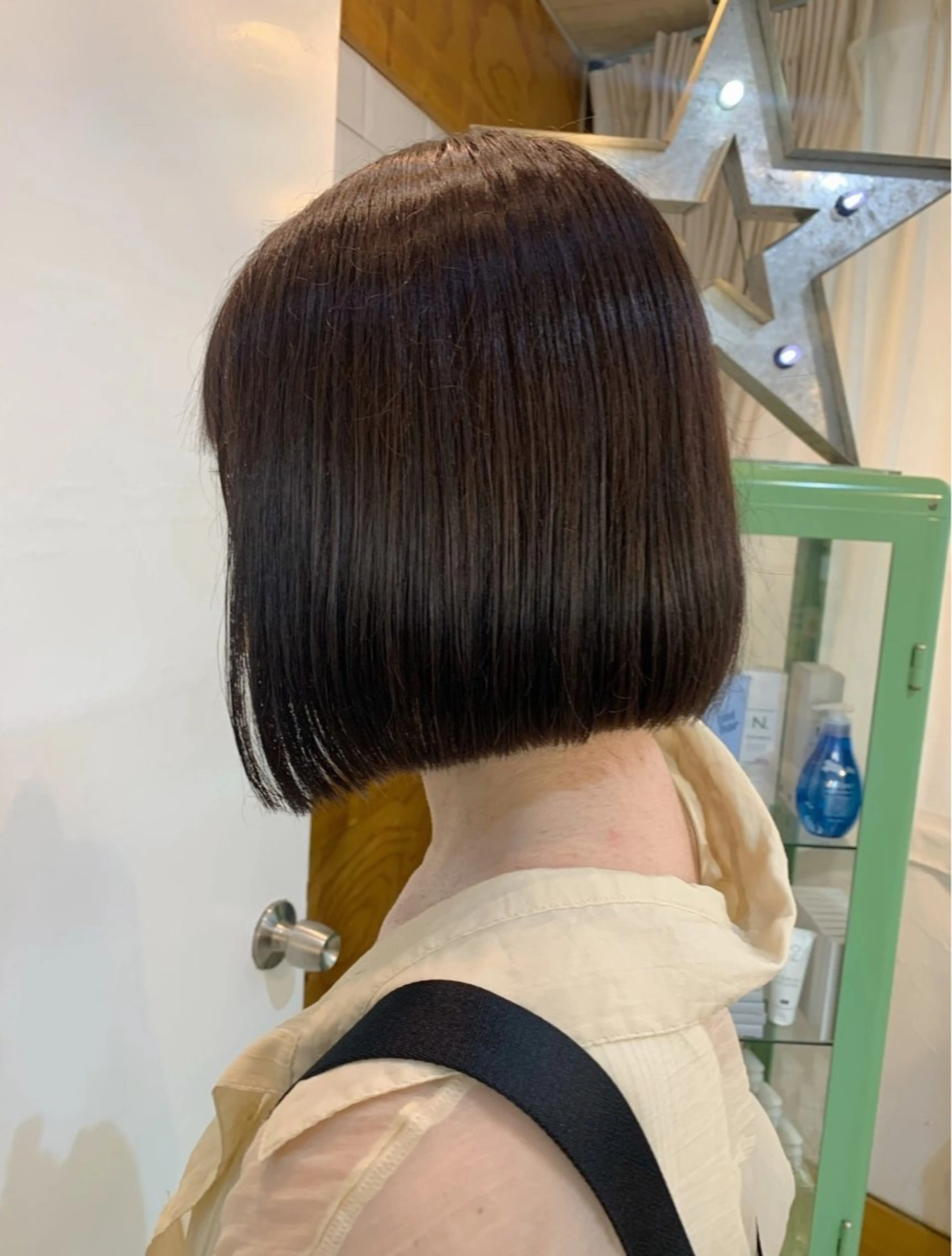 ショート カラー ボブ カット ヘアカラー トリートメント KANA/ボブ/ インナーカラー/艶髪のヘアスタイル