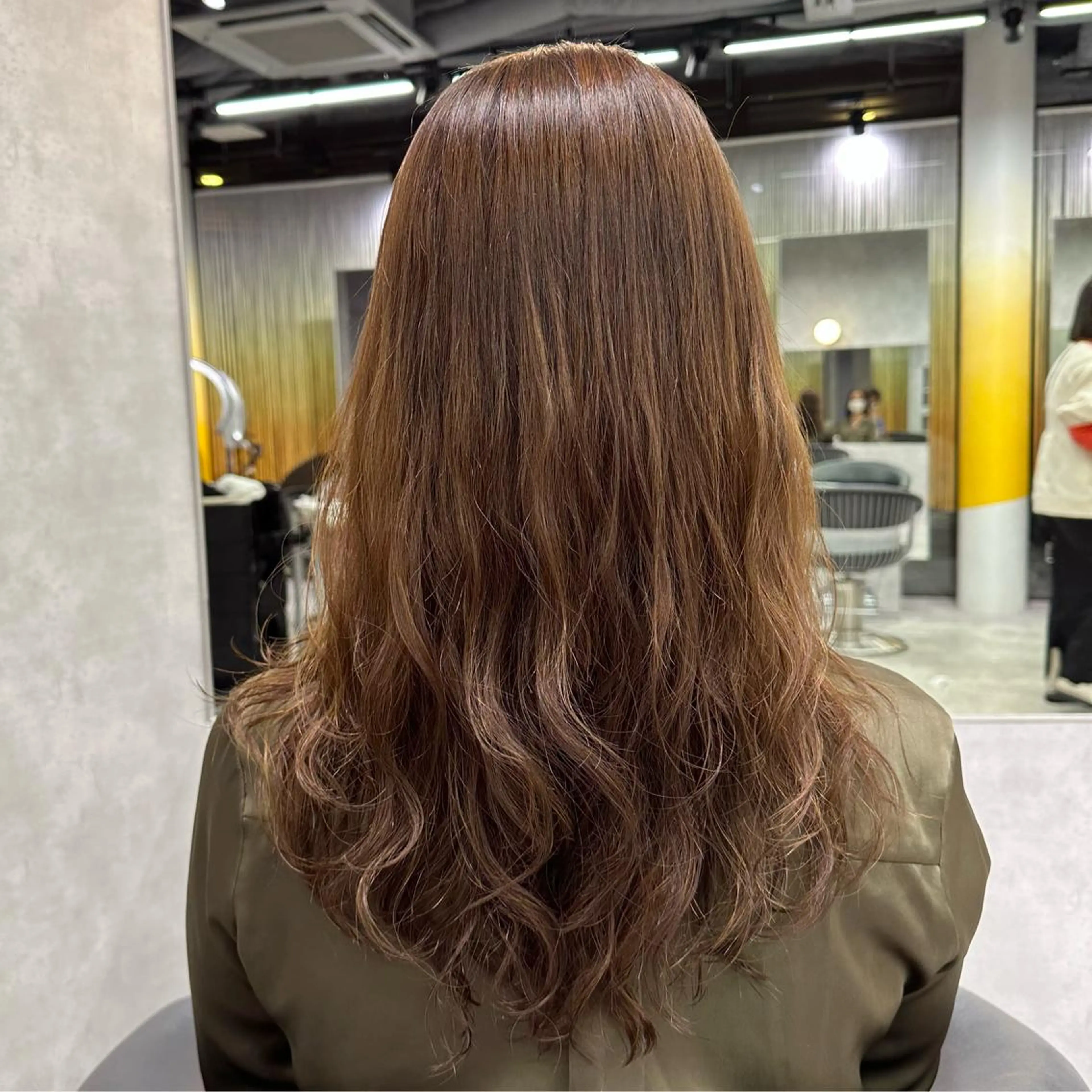 セミロング パーマ セミロングパーマ レイヤーカット fullbloom hair&spa所属・DAIKIベージュ 🍂レイヤーカットのヘアスタイル