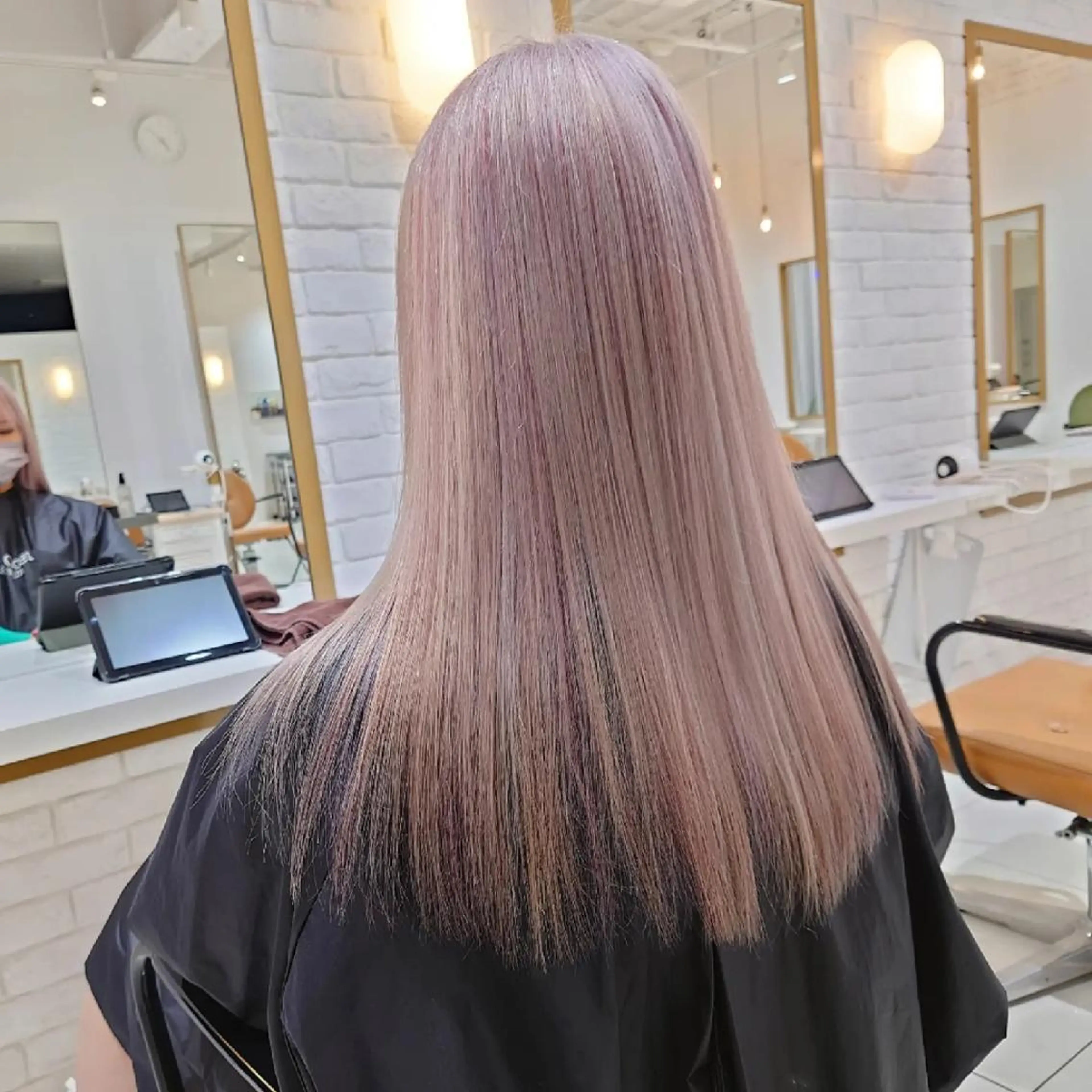 ロング 新潟ハイトーンカラー NO.1✨ 小川 巧のヘアスタイル