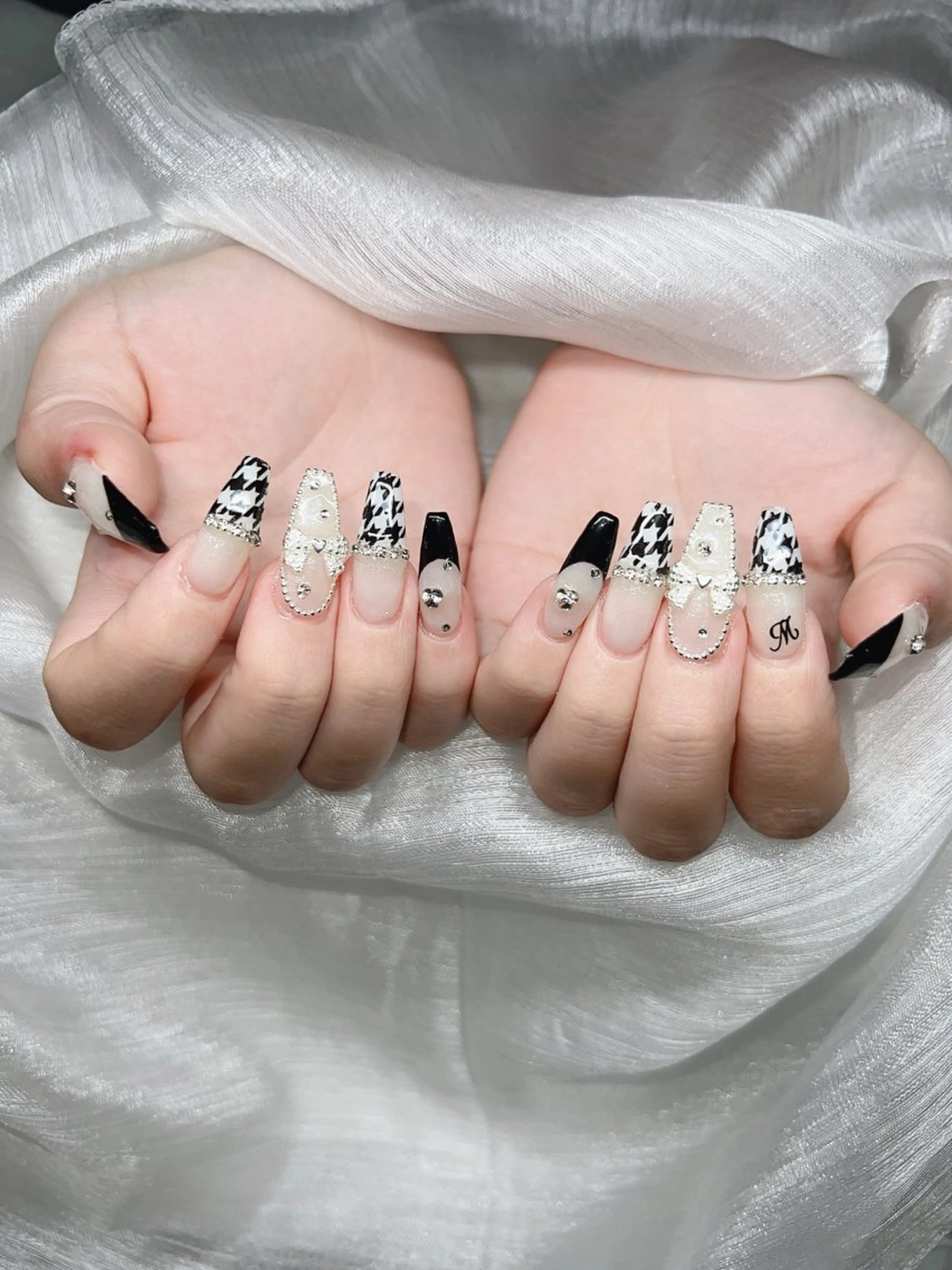 ネイル 長さ出し グラデーション キラキラネイル マグネットネイル ニュアンスネイル ハンドネイル Lee Nails チップ長さだし専門店のネイルデザイン