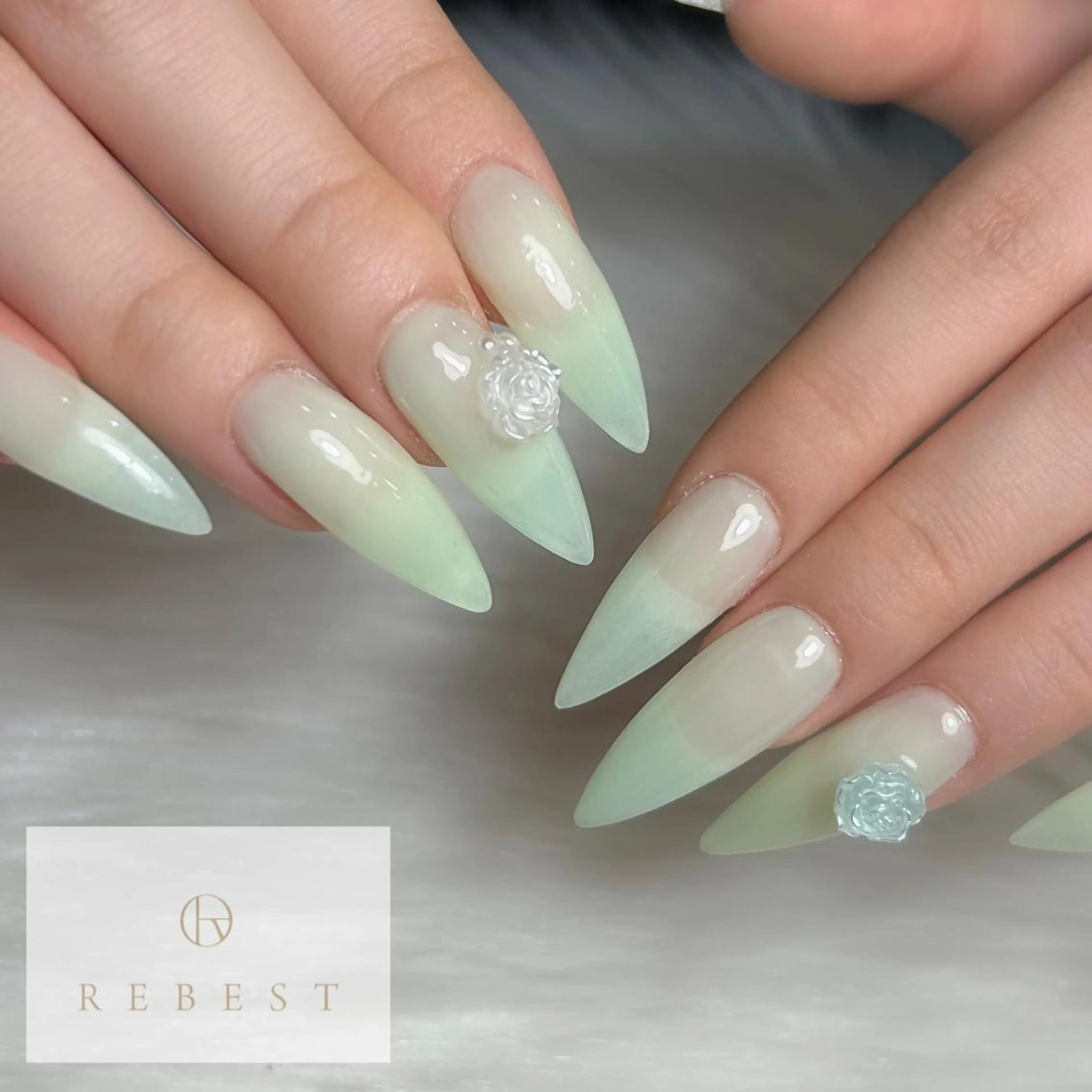 ネイル ｎａｉｌ＆ｅｙｅ🐰 ＲＥＢＥＳＴ心斎橋店のネイルデザイン