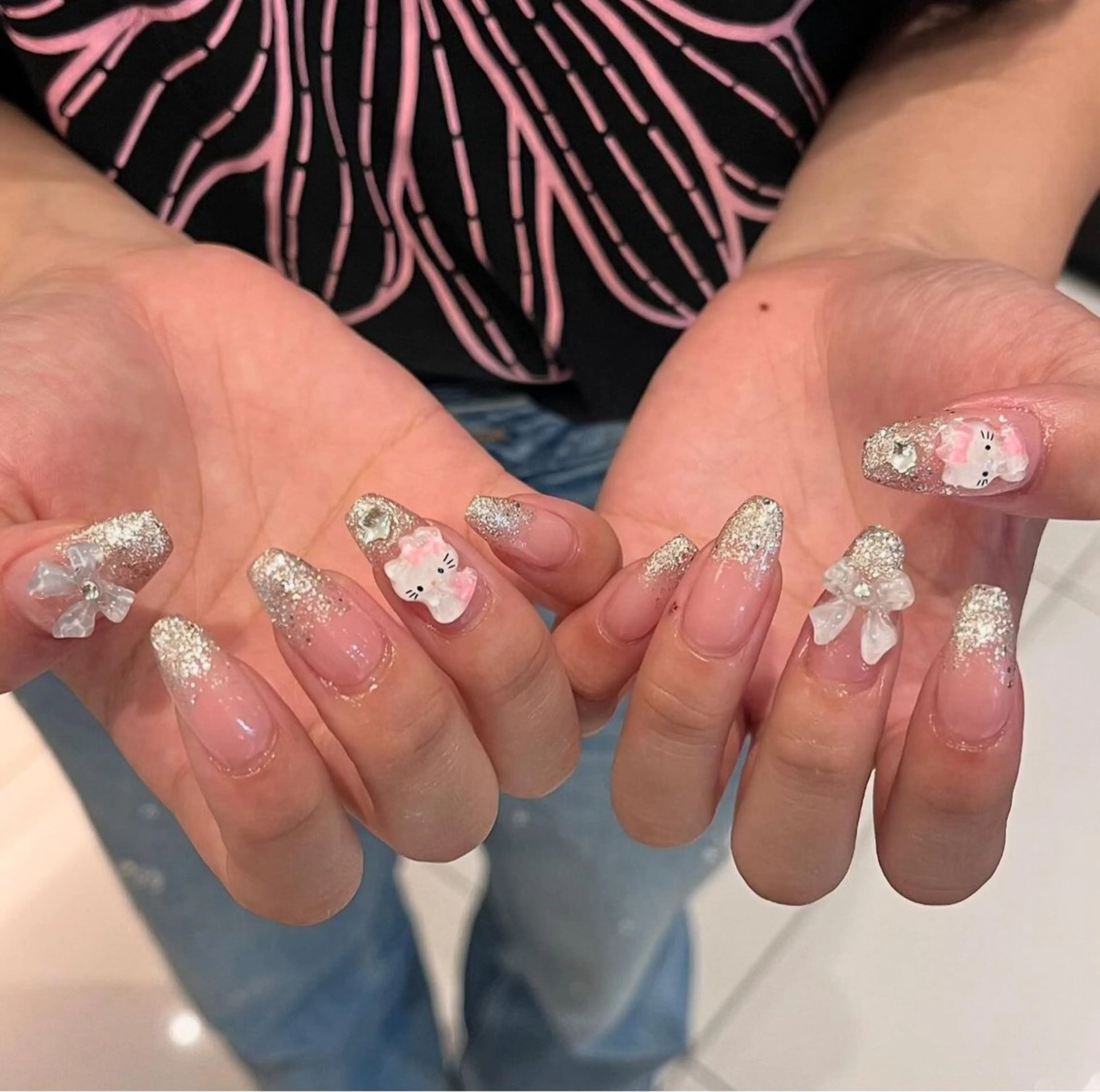 ネイル キラキラネイル リボン Allure 小山店 Shioriのネイルデザイン