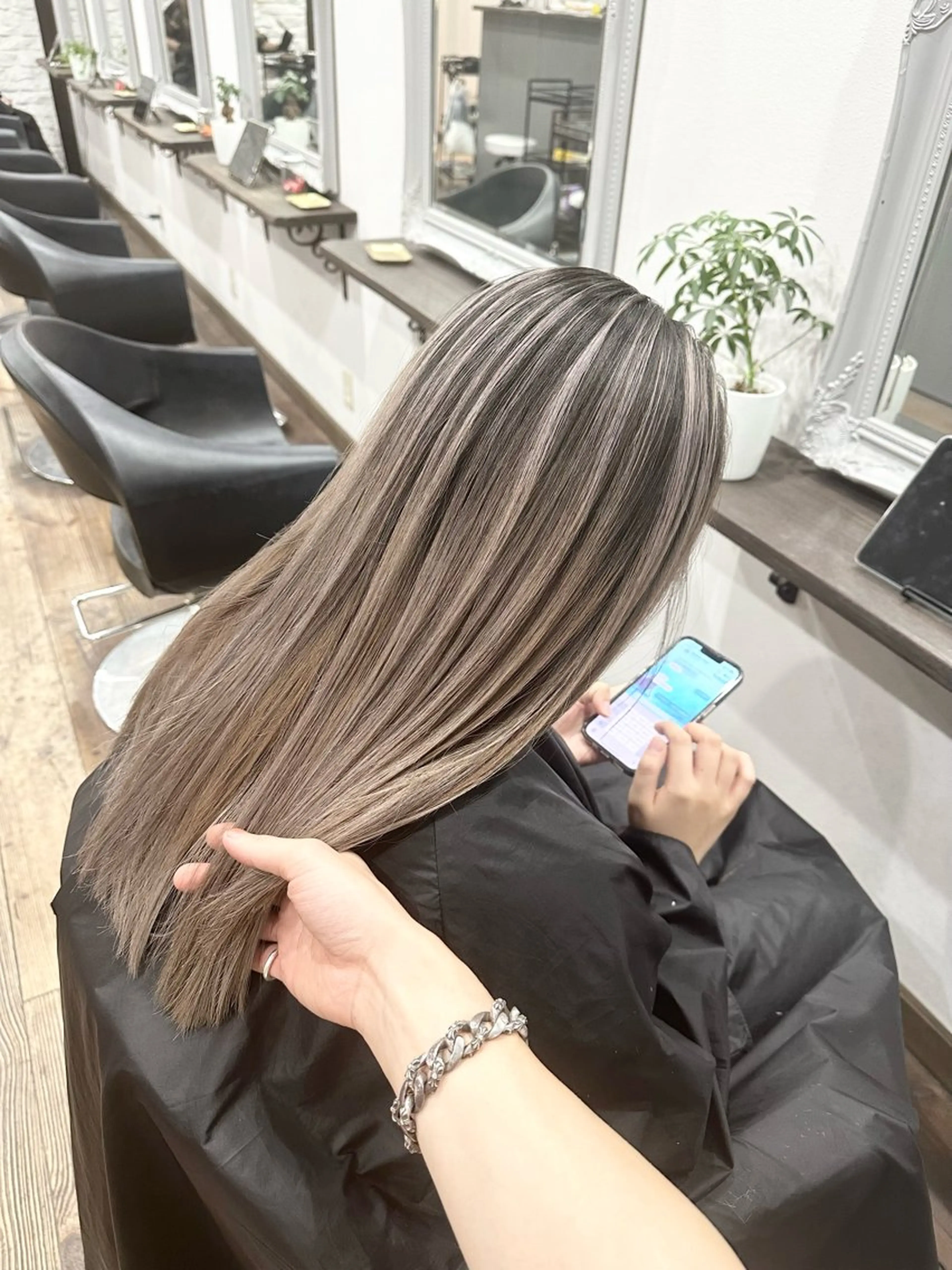 ロング カット ヘアカラー トリートメント _White広島所属・バレイヤージュ 隅中秀弥のヘアスタイル