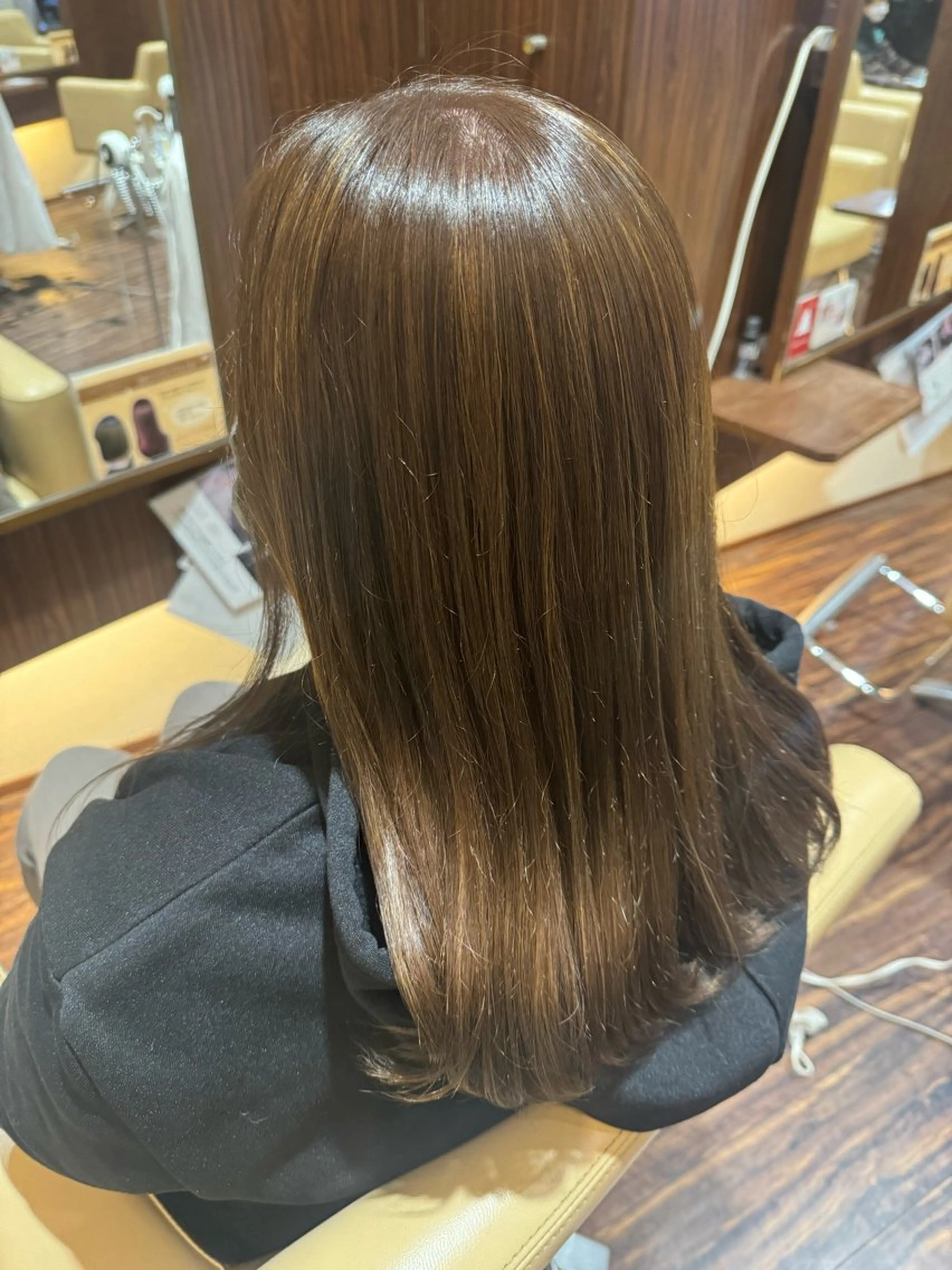 カラー 金子 珠梨のヘアスタイル
