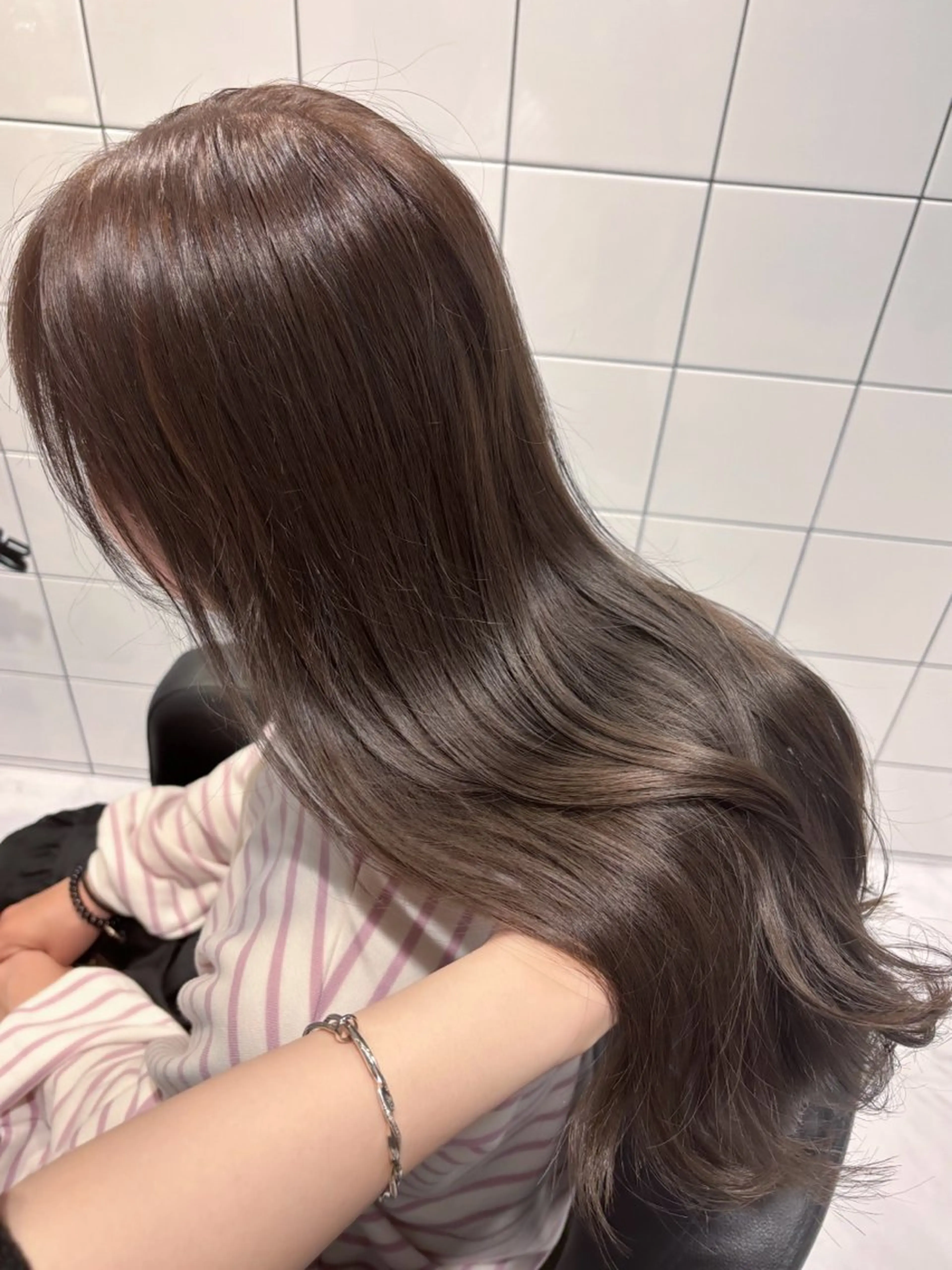 ロング カラー ベージュカラー オリーブベージュ カット ヘアカラー トリートメント ヘッドスパ ヘアセット 表参道♡暗髪^ྀི 艶カラー♡アユミのヘアスタイル