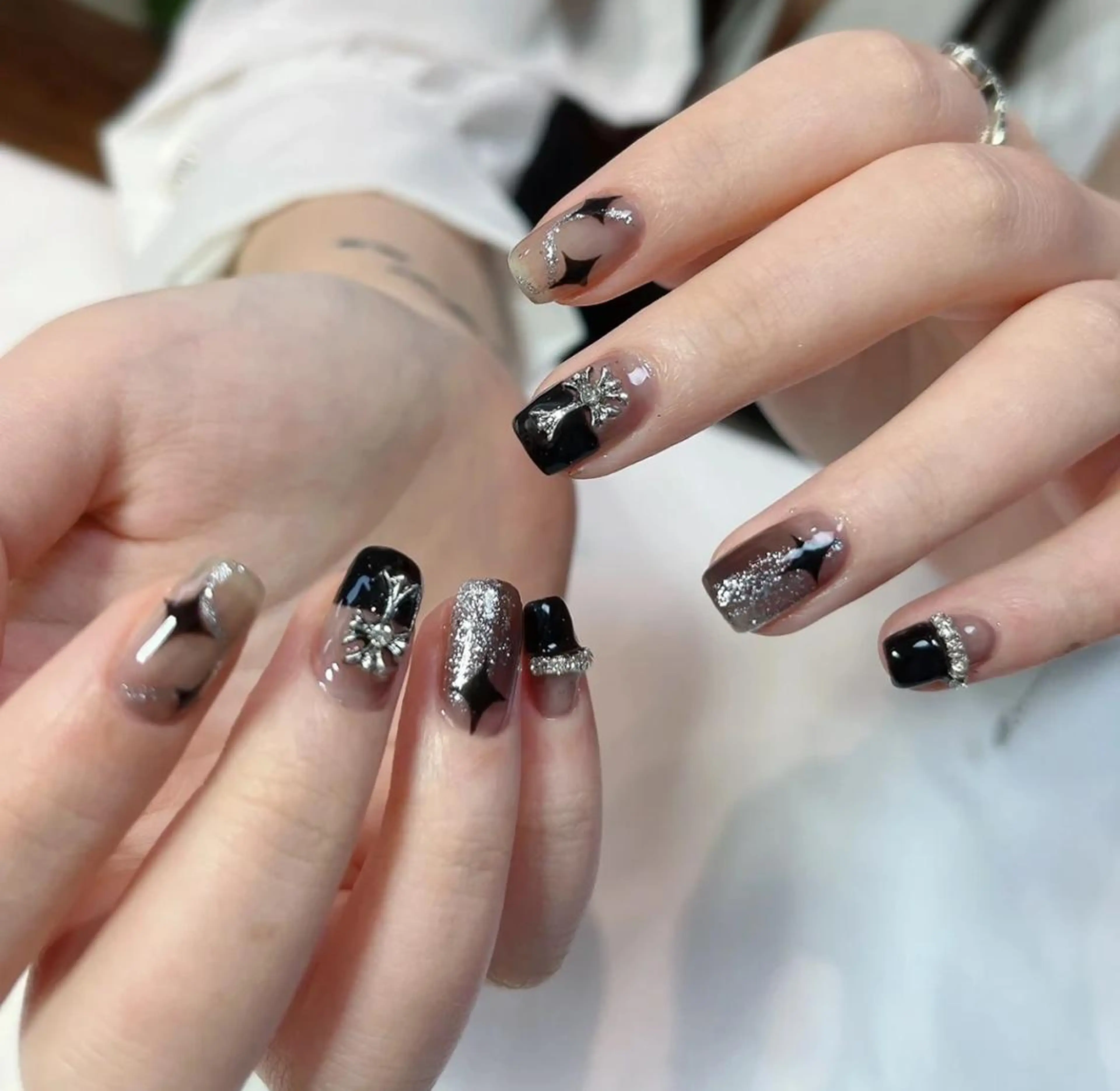 ネイル Queens テイのネイルデザイン