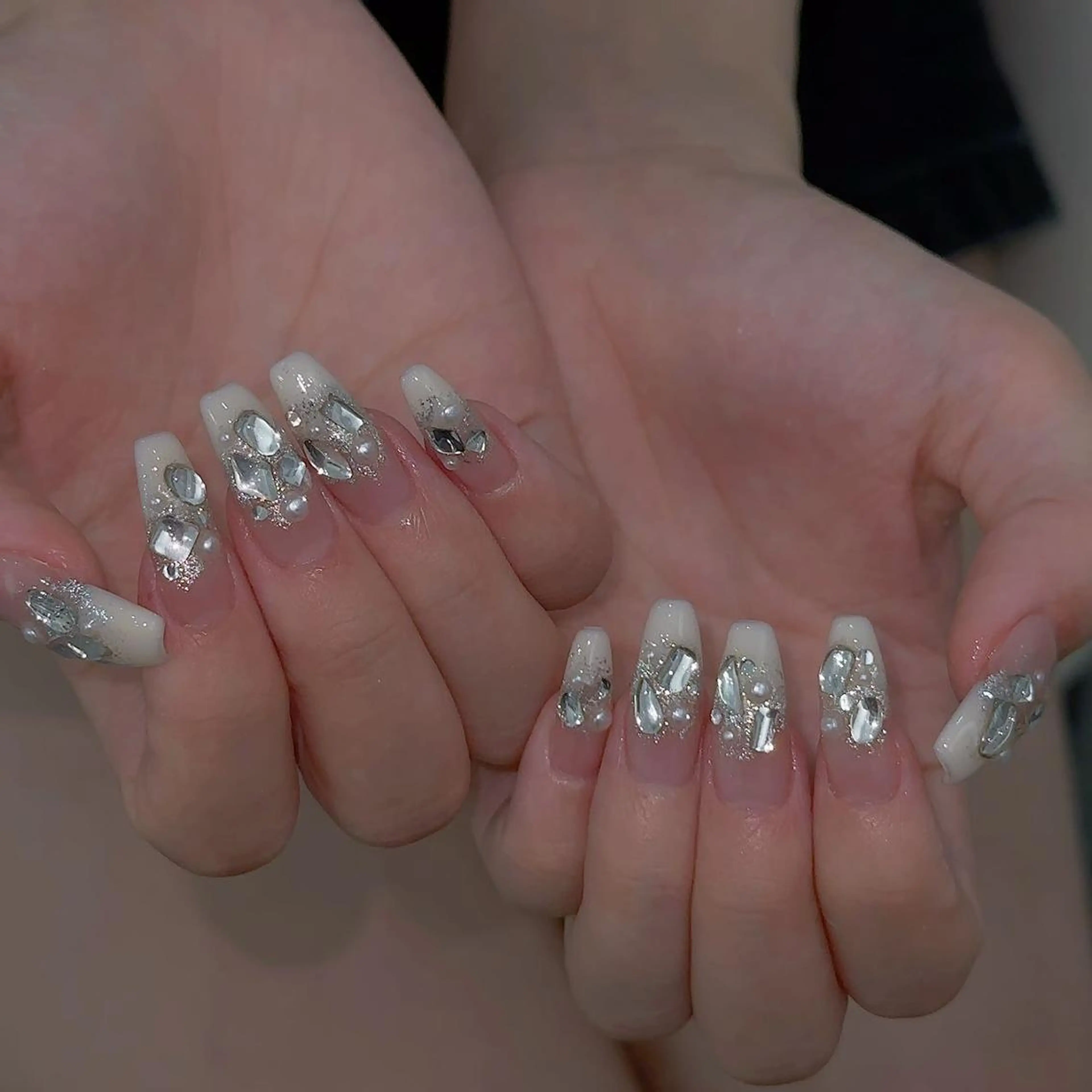 ネイル ハンドネイル Queens テイのネイルデザイン
