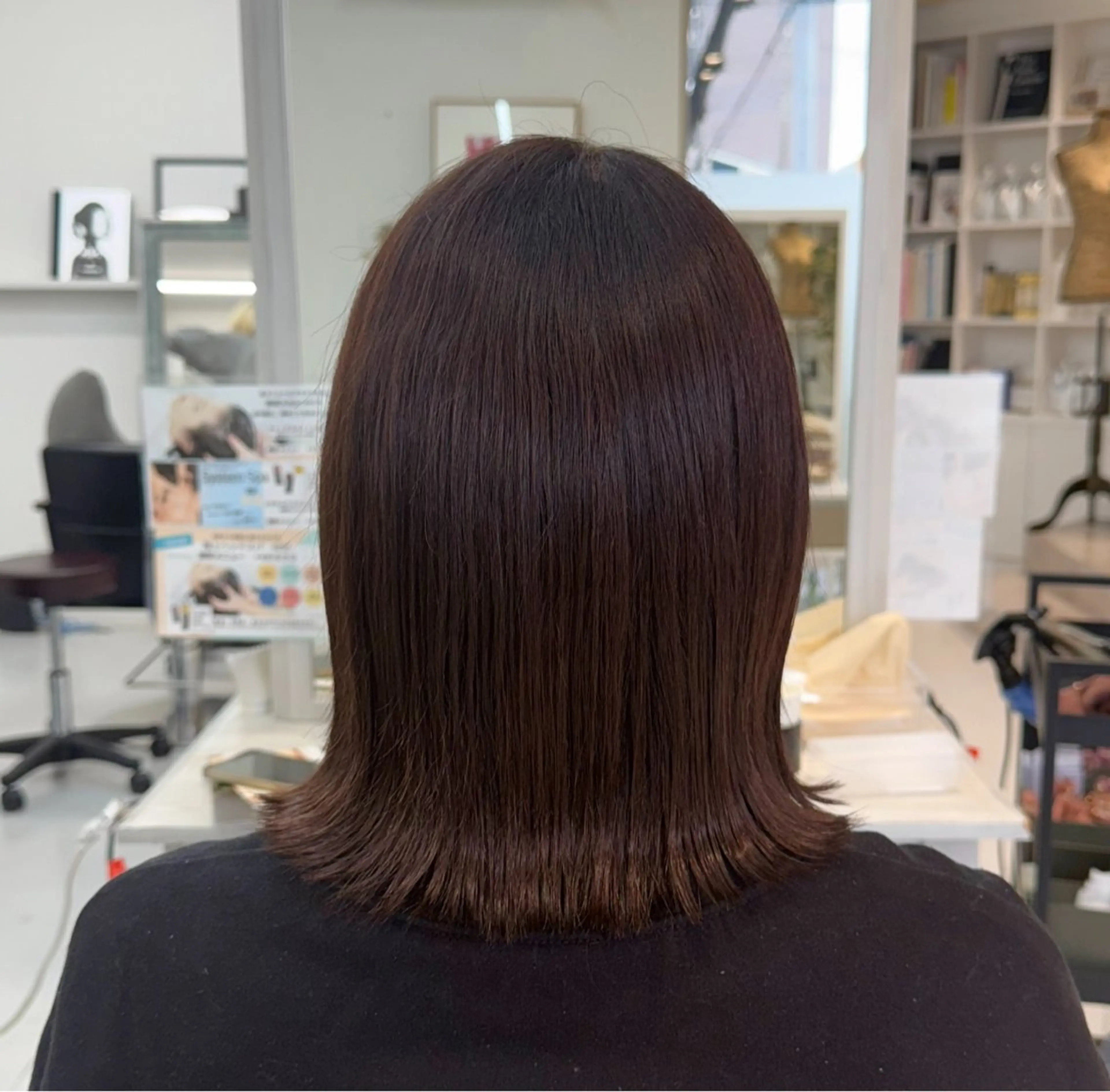カラー 榎本 雪来 LEV.のヘアスタイル