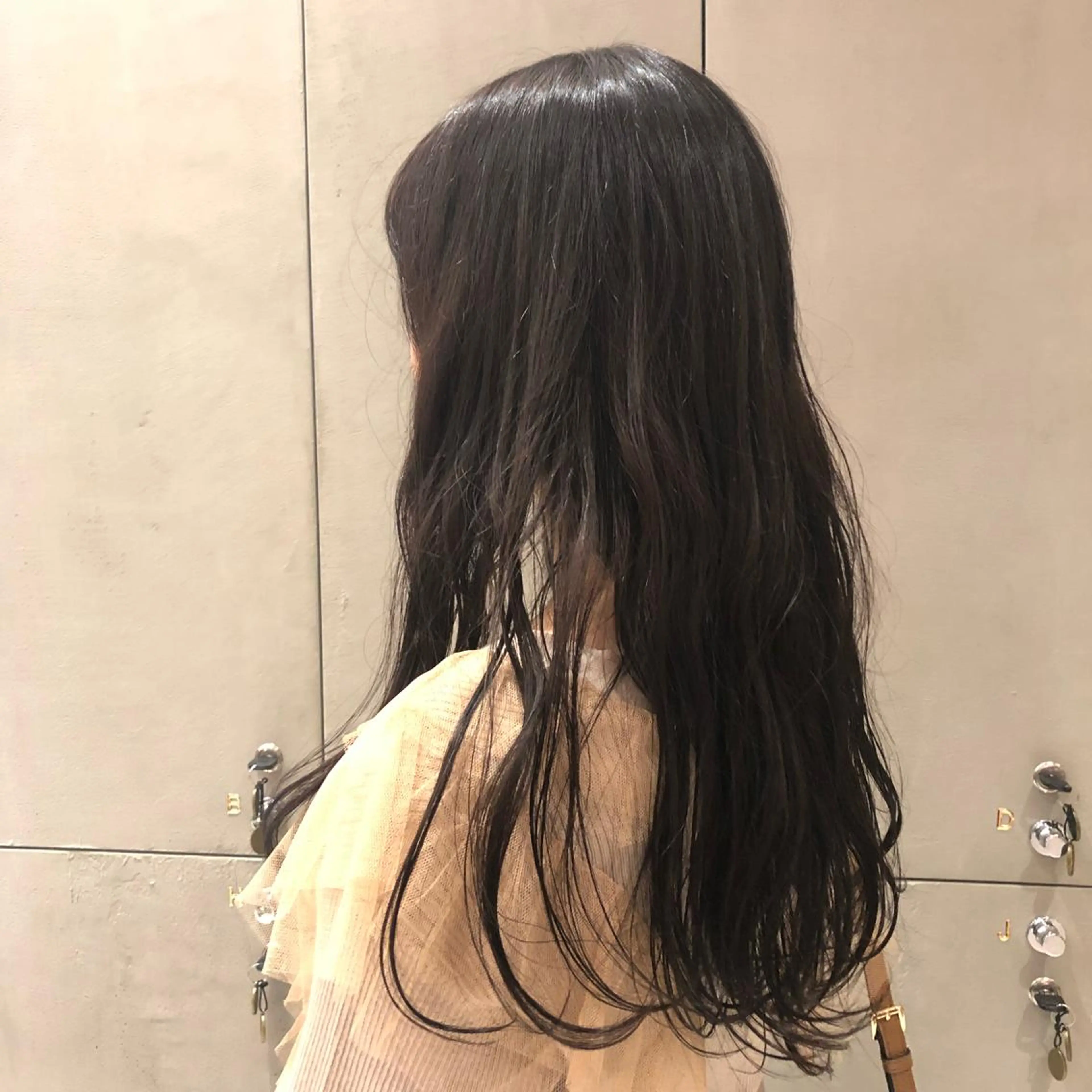 ロング カラー 古屋 花織のヘアスタイル